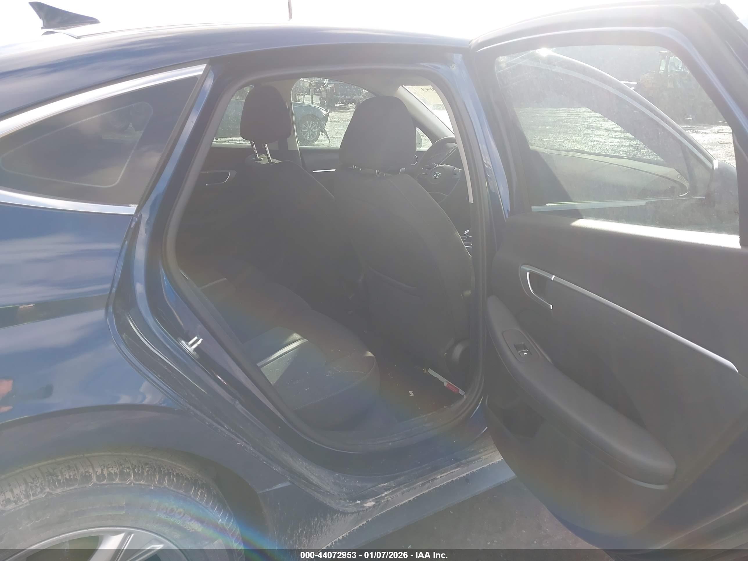 HYUNDAI SONATA image 8