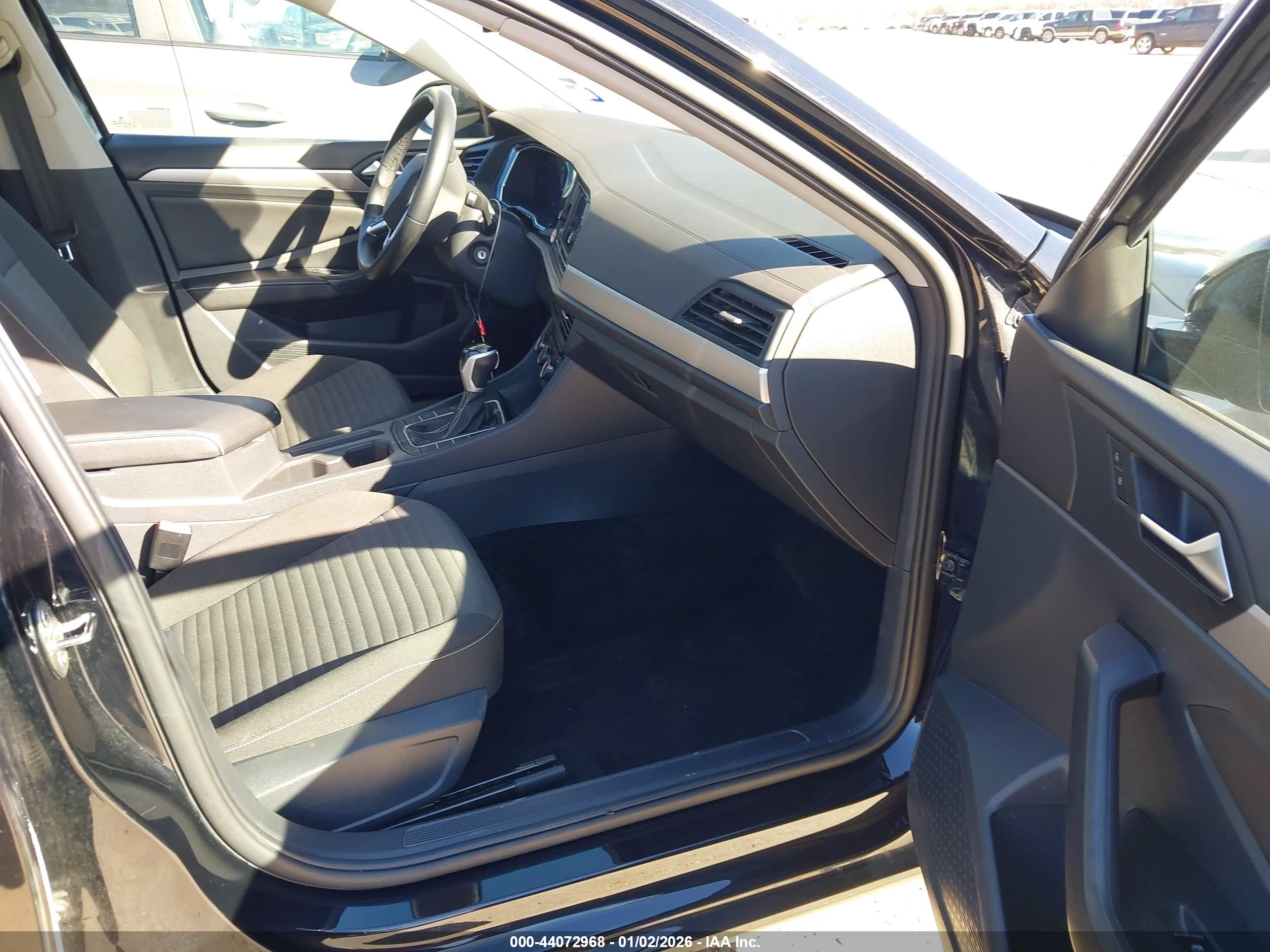 VOLKSWAGEN JETTA image 5