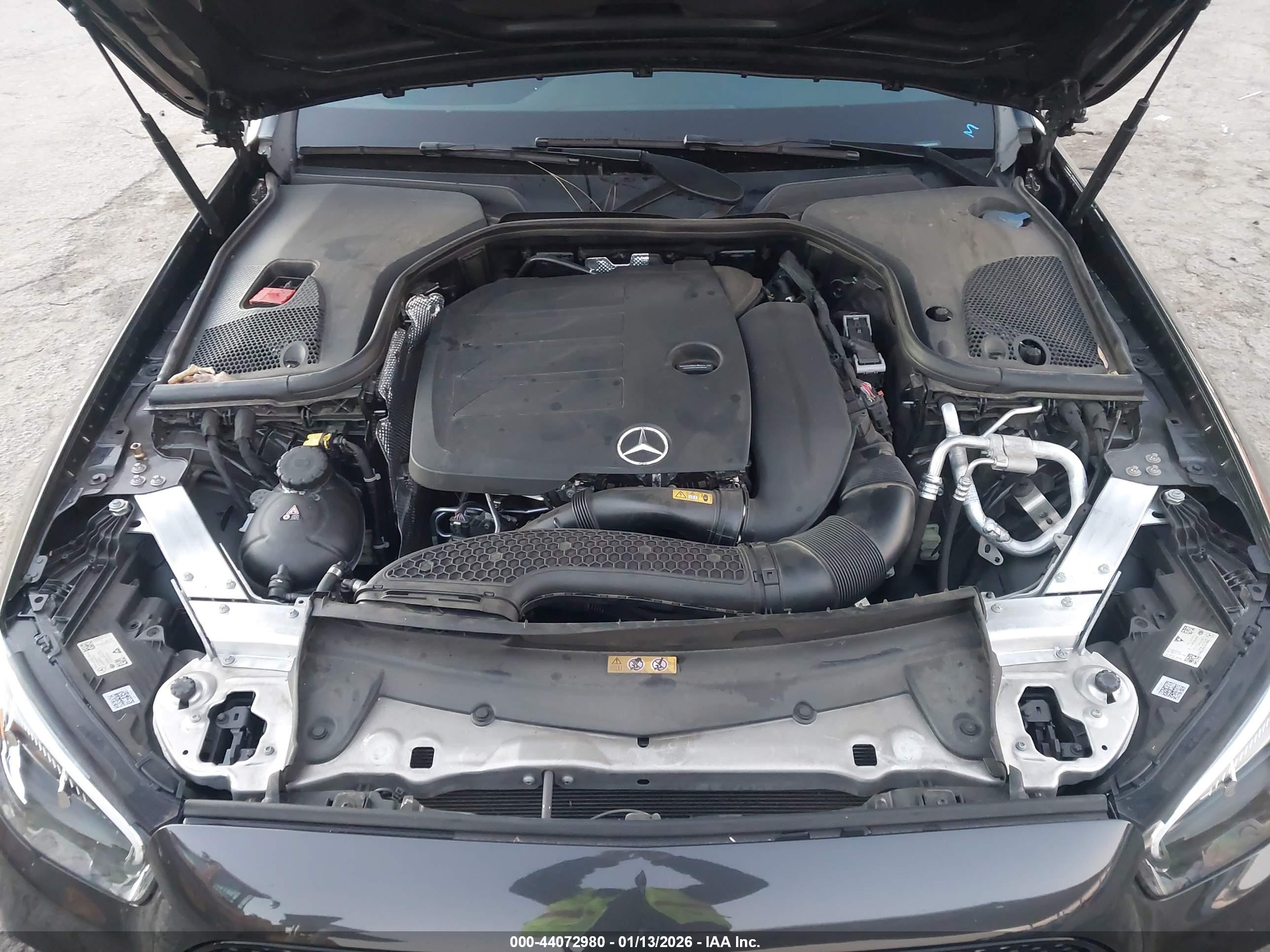MERCEDES-BENZ E image 10