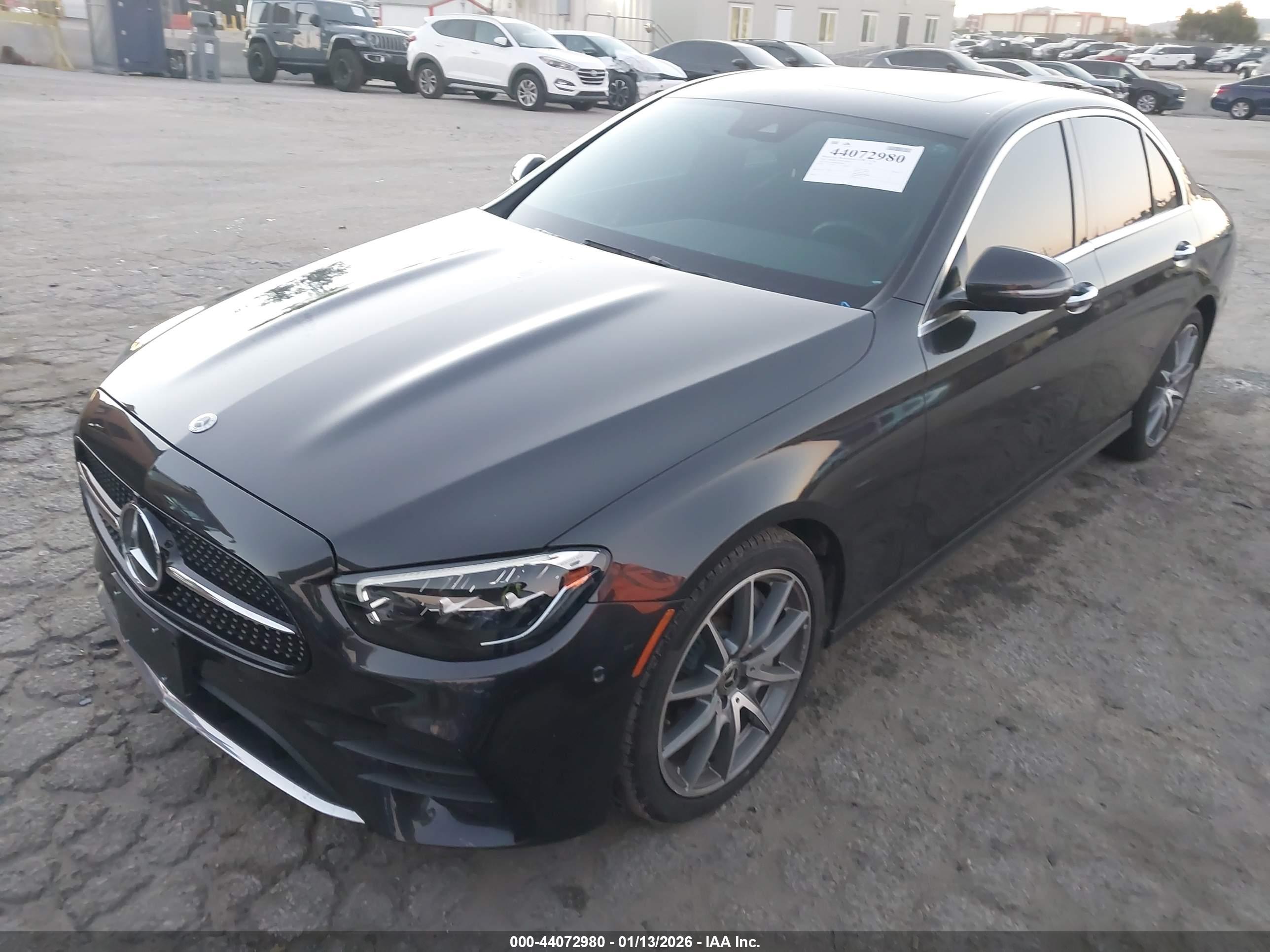 MERCEDES-BENZ E image 2