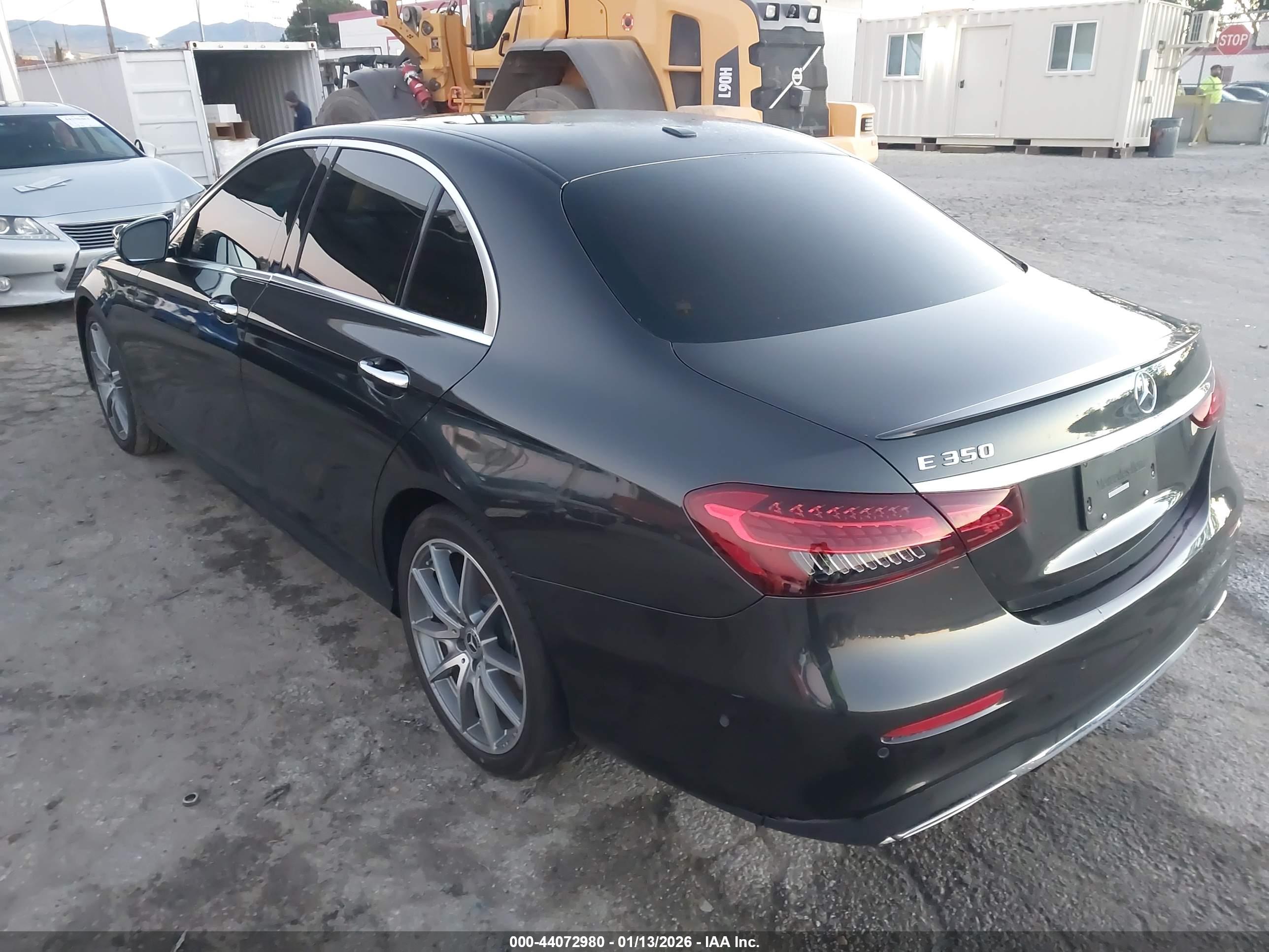MERCEDES-BENZ E image 3