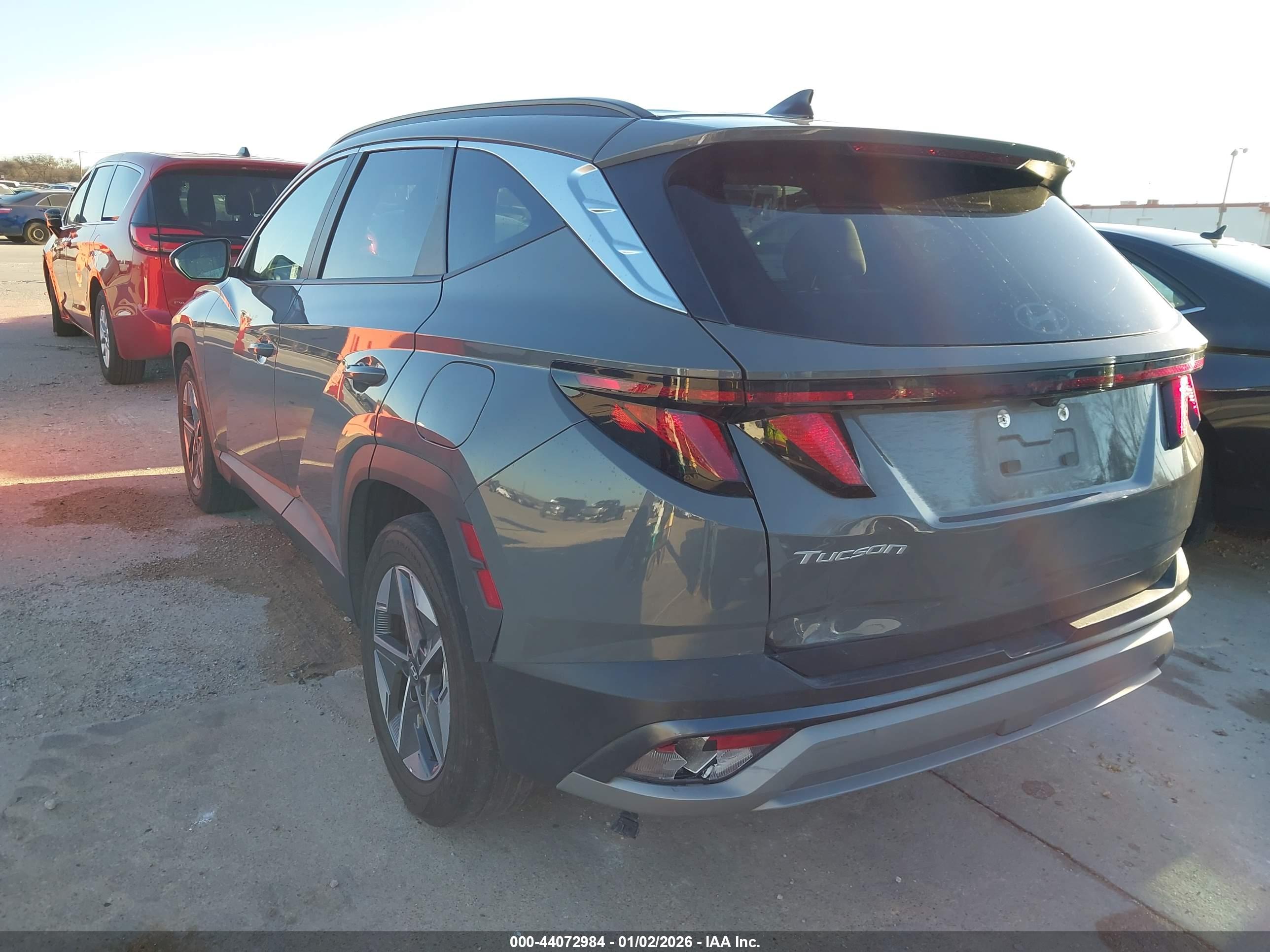 HYUNDAI TUCSON image 6