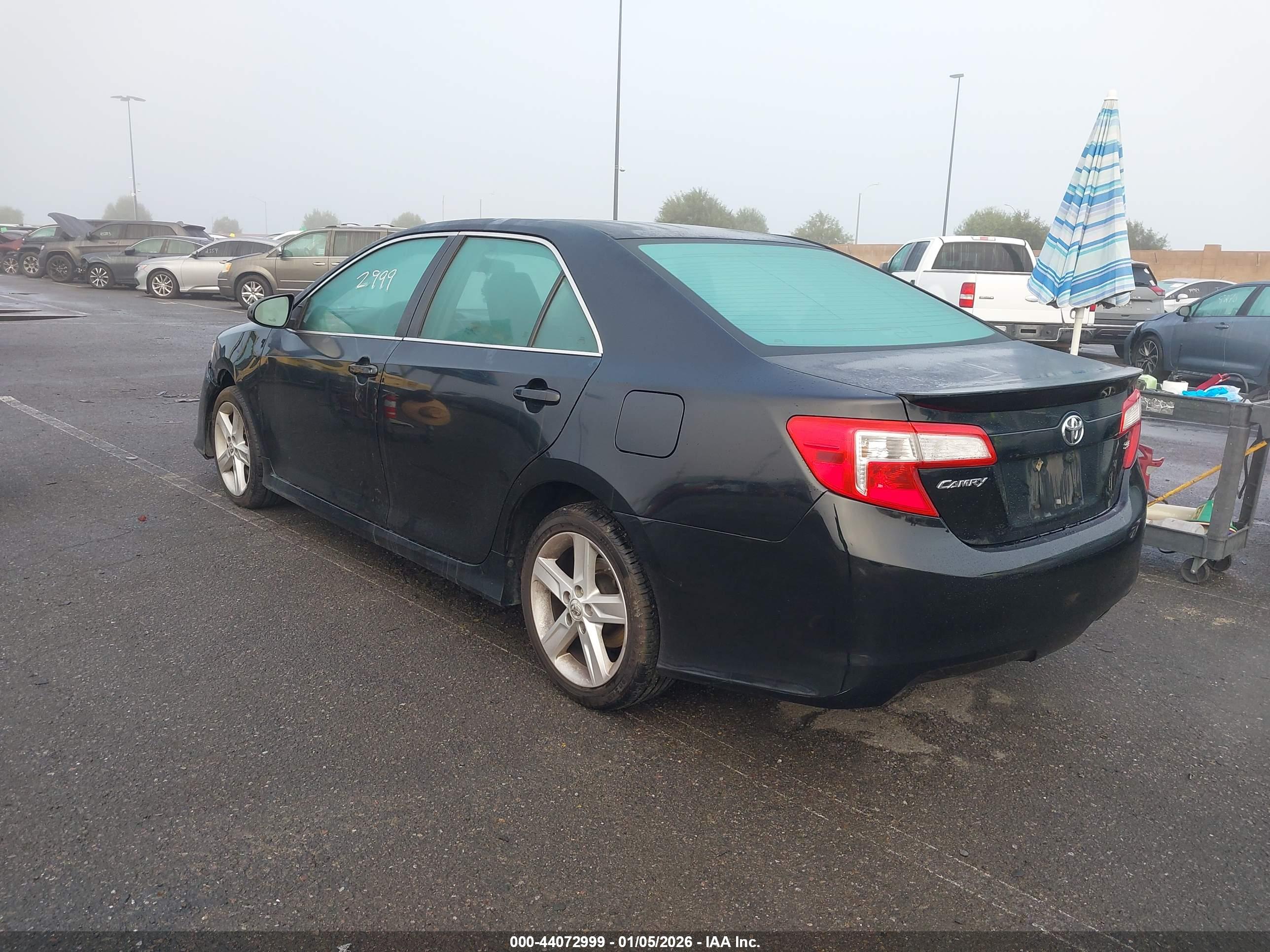 TOYOTA CAMRY image 3