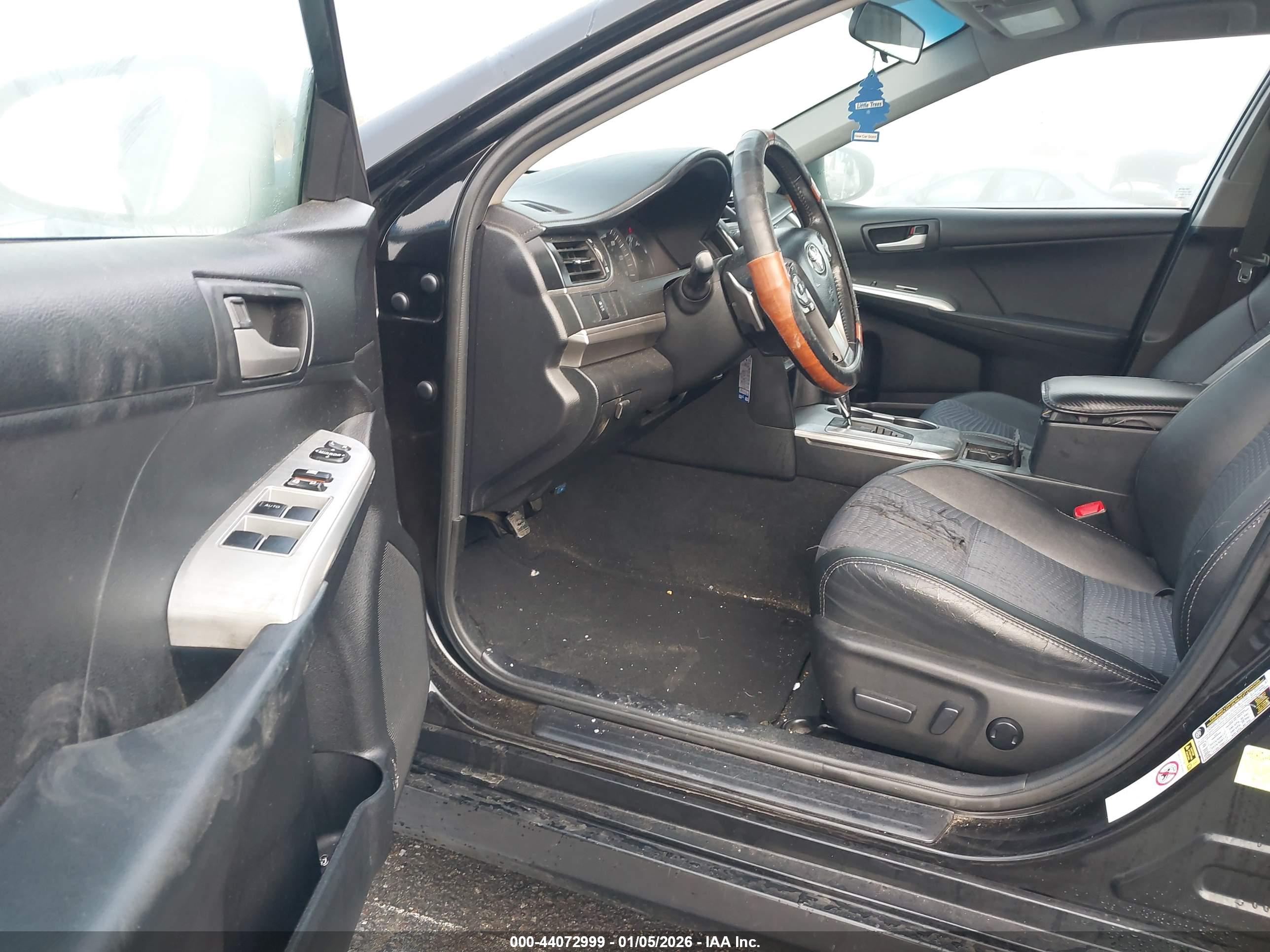 TOYOTA CAMRY image 5