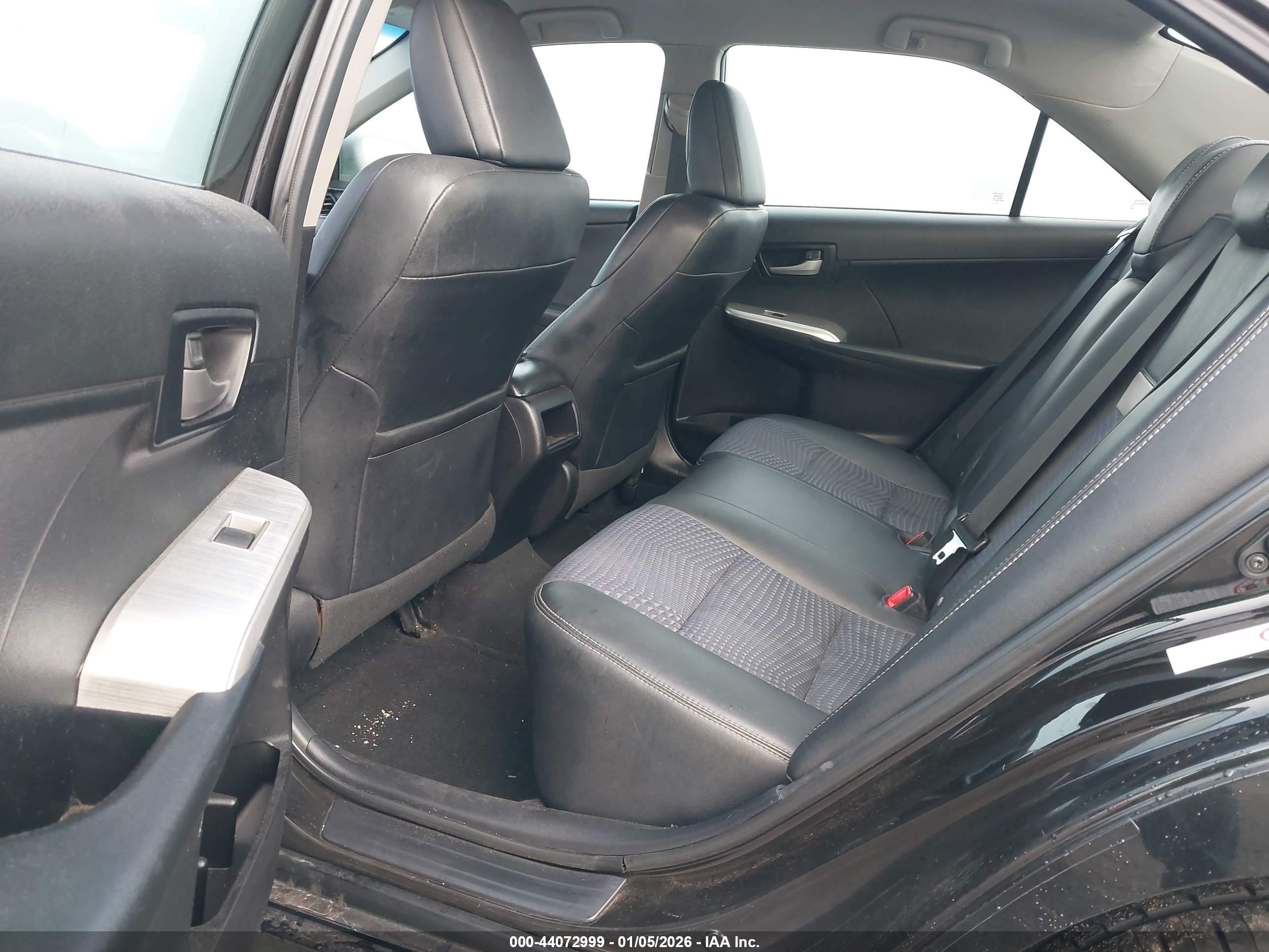 TOYOTA CAMRY image 8