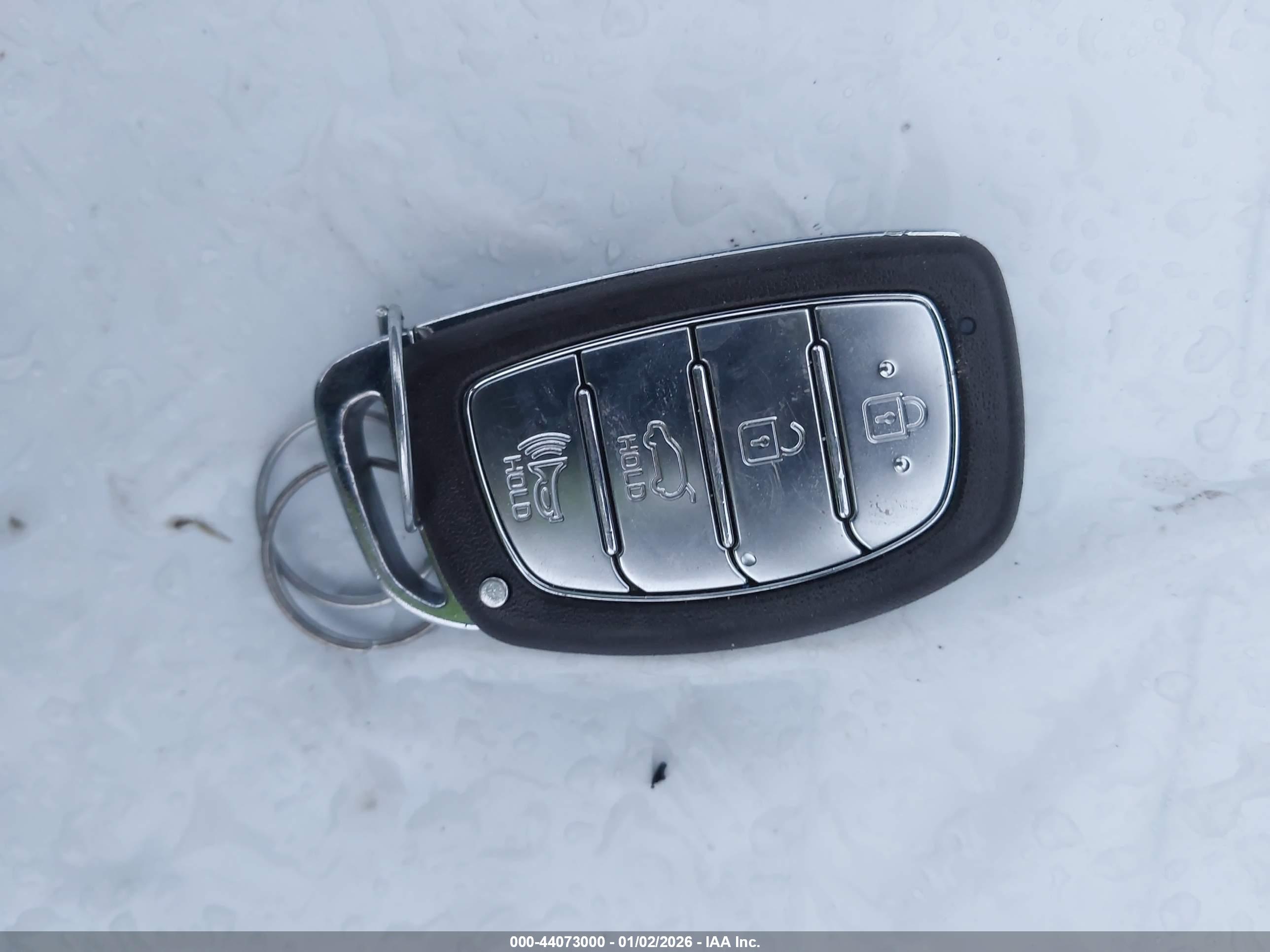 HYUNDAI TUCSON image 11