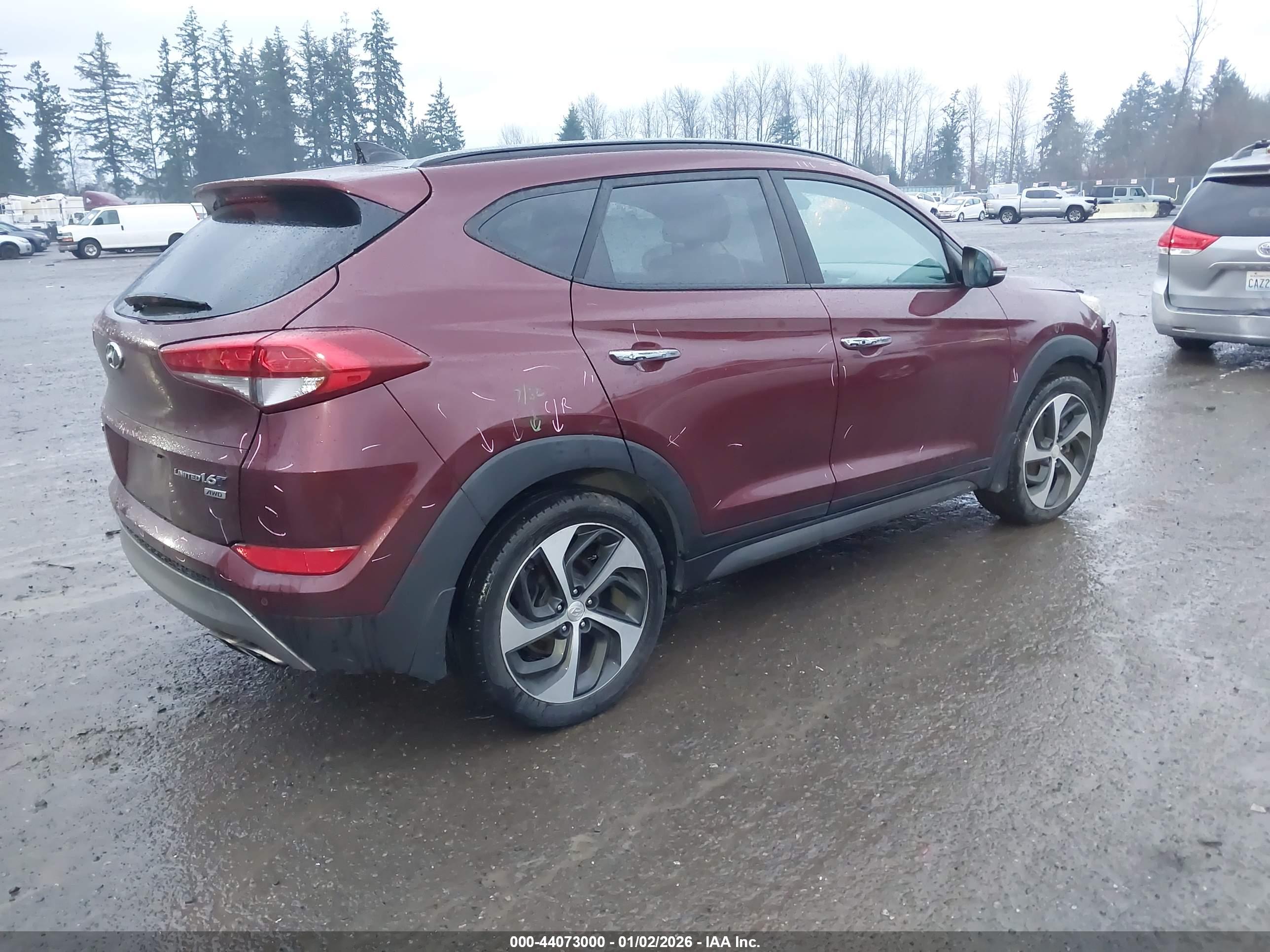 HYUNDAI TUCSON image 4