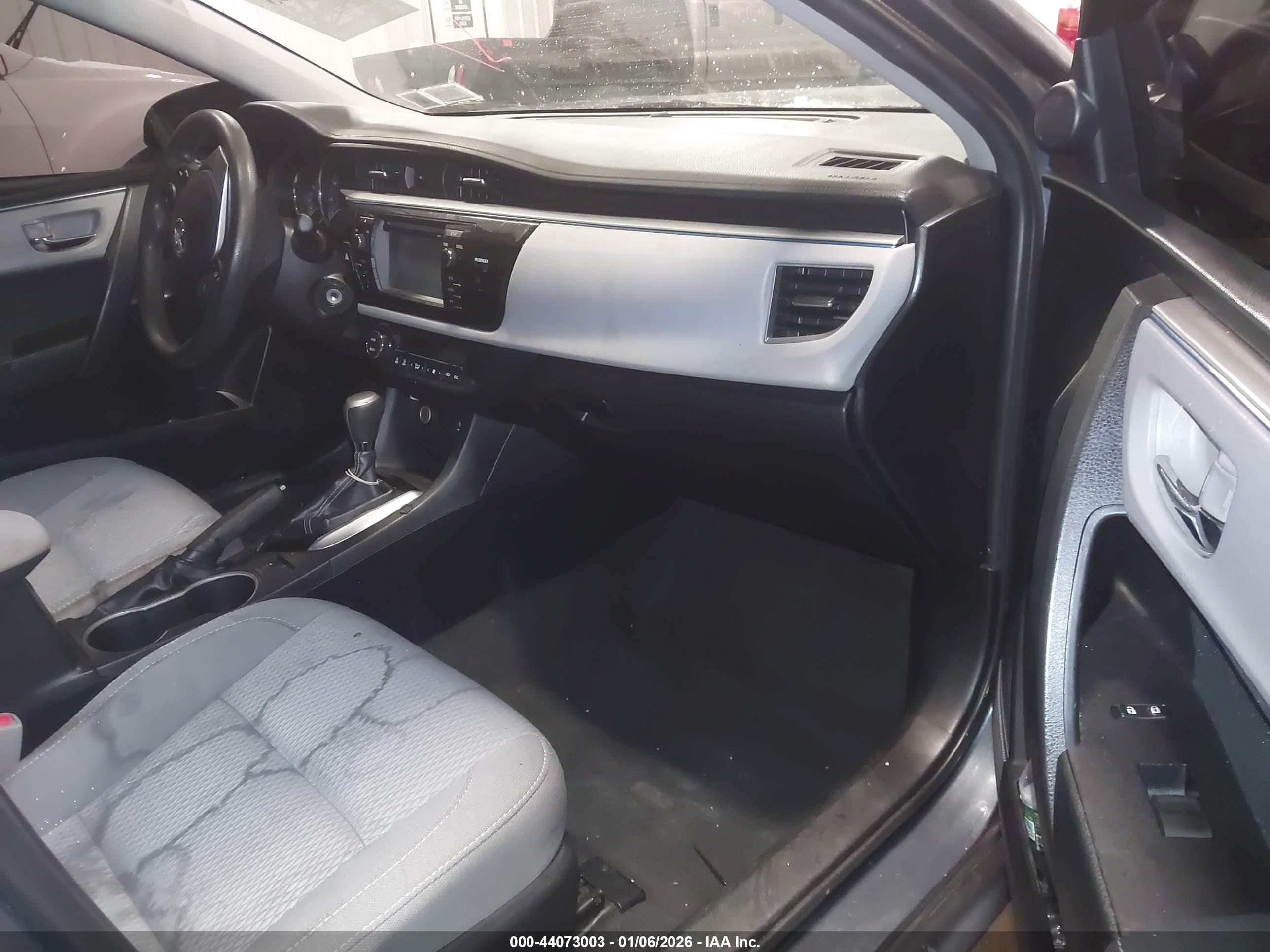 TOYOTA COROLLA image 5