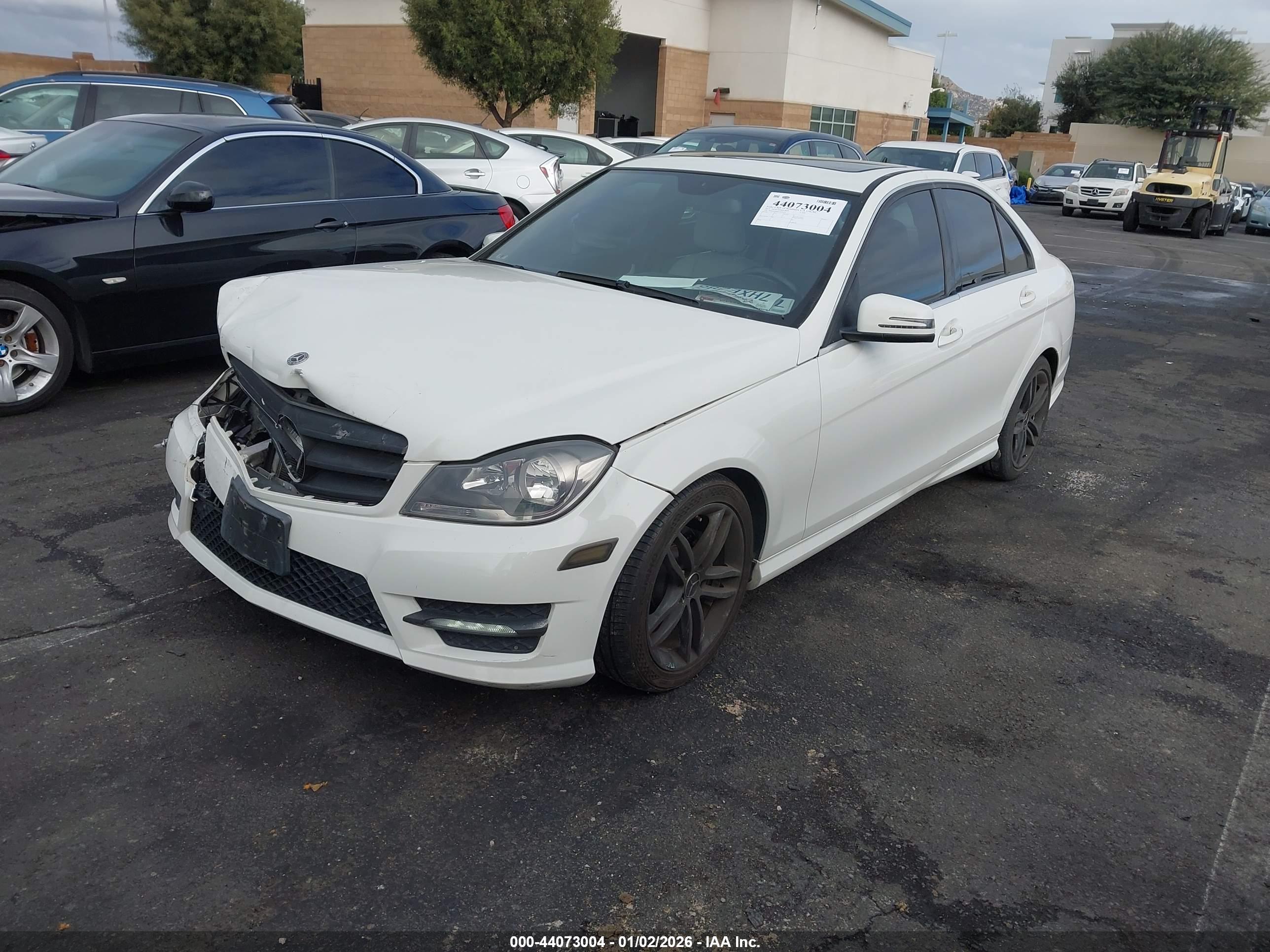 MERCEDES-BENZ C image 2