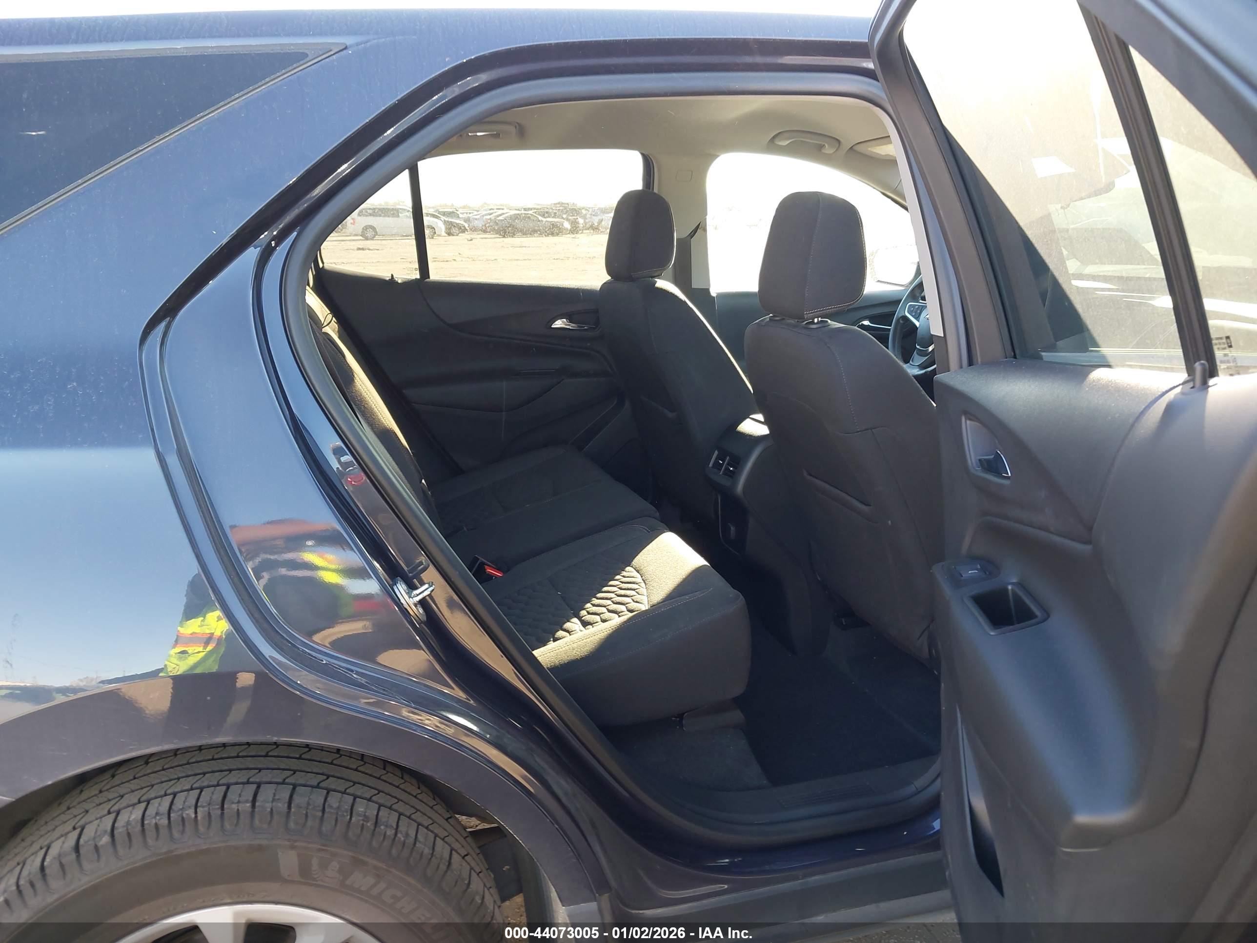 CHEVROLET EQUINOX image 8
