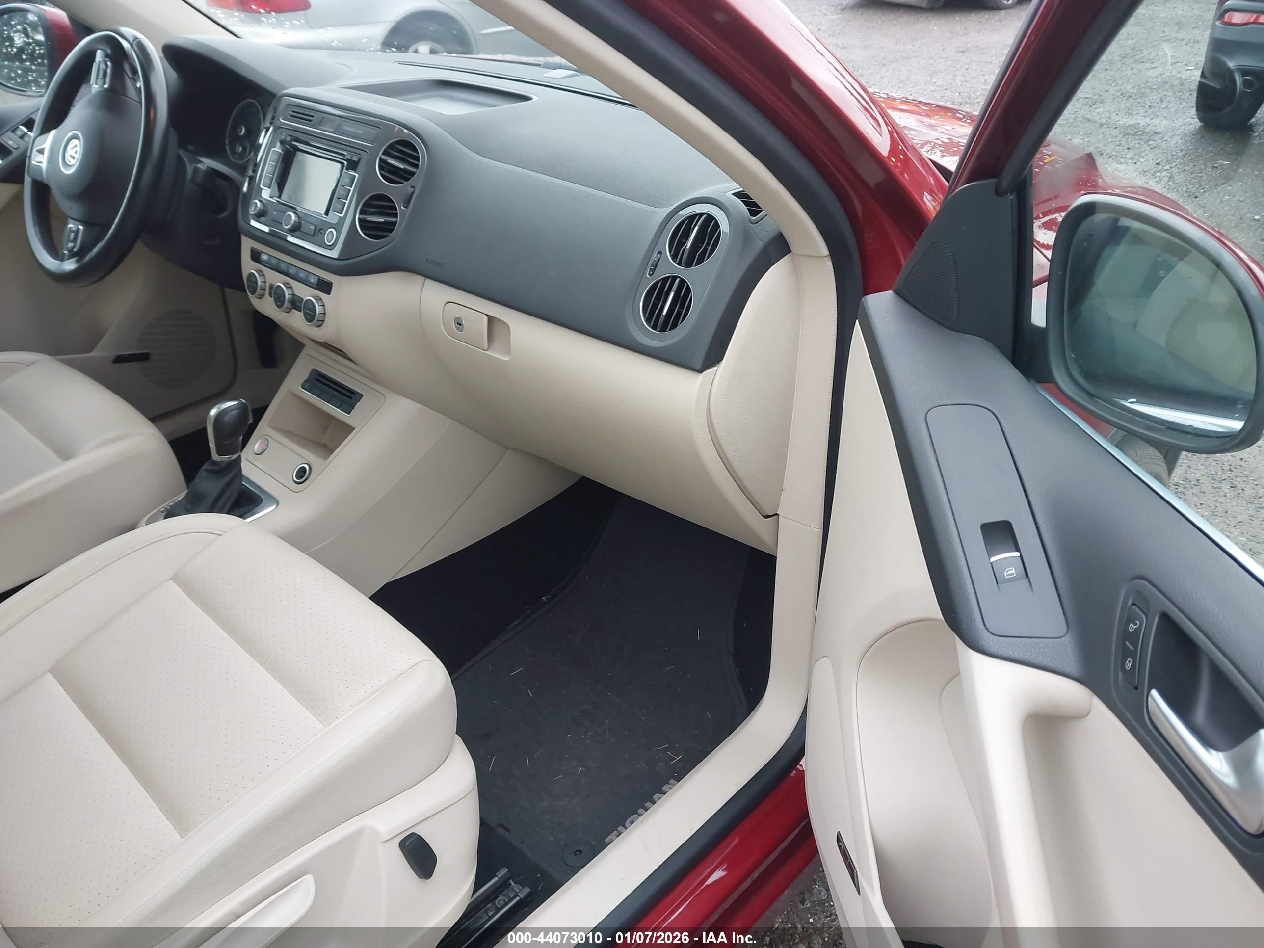 VOLKSWAGEN TIGUAN image 5
