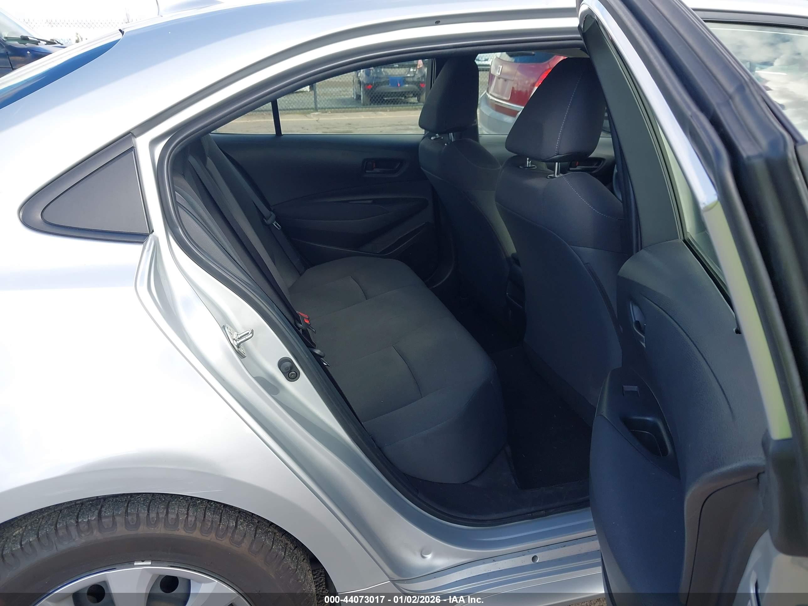 TOYOTA COROLLA image 8