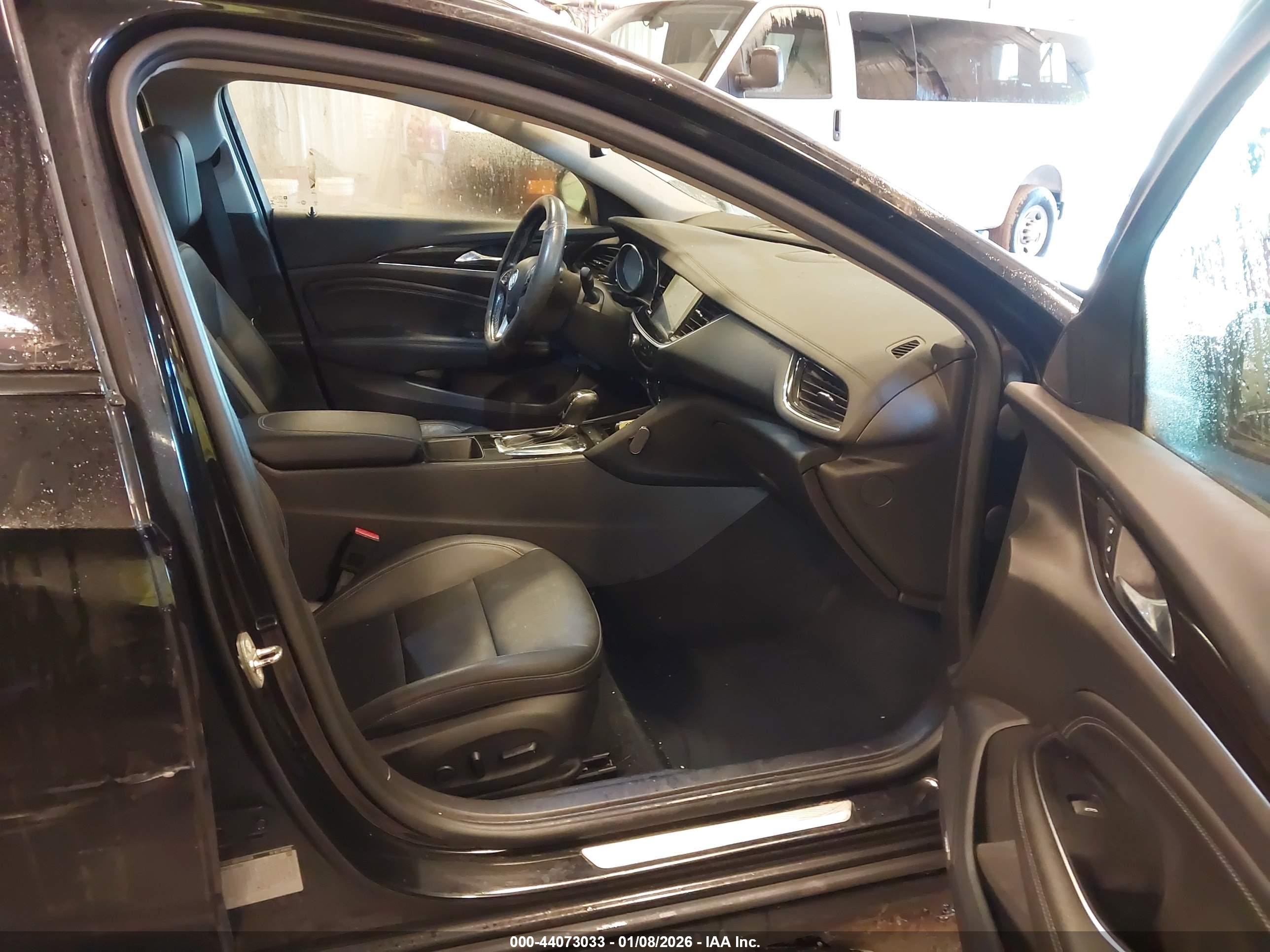 BUICK REGAL image 5