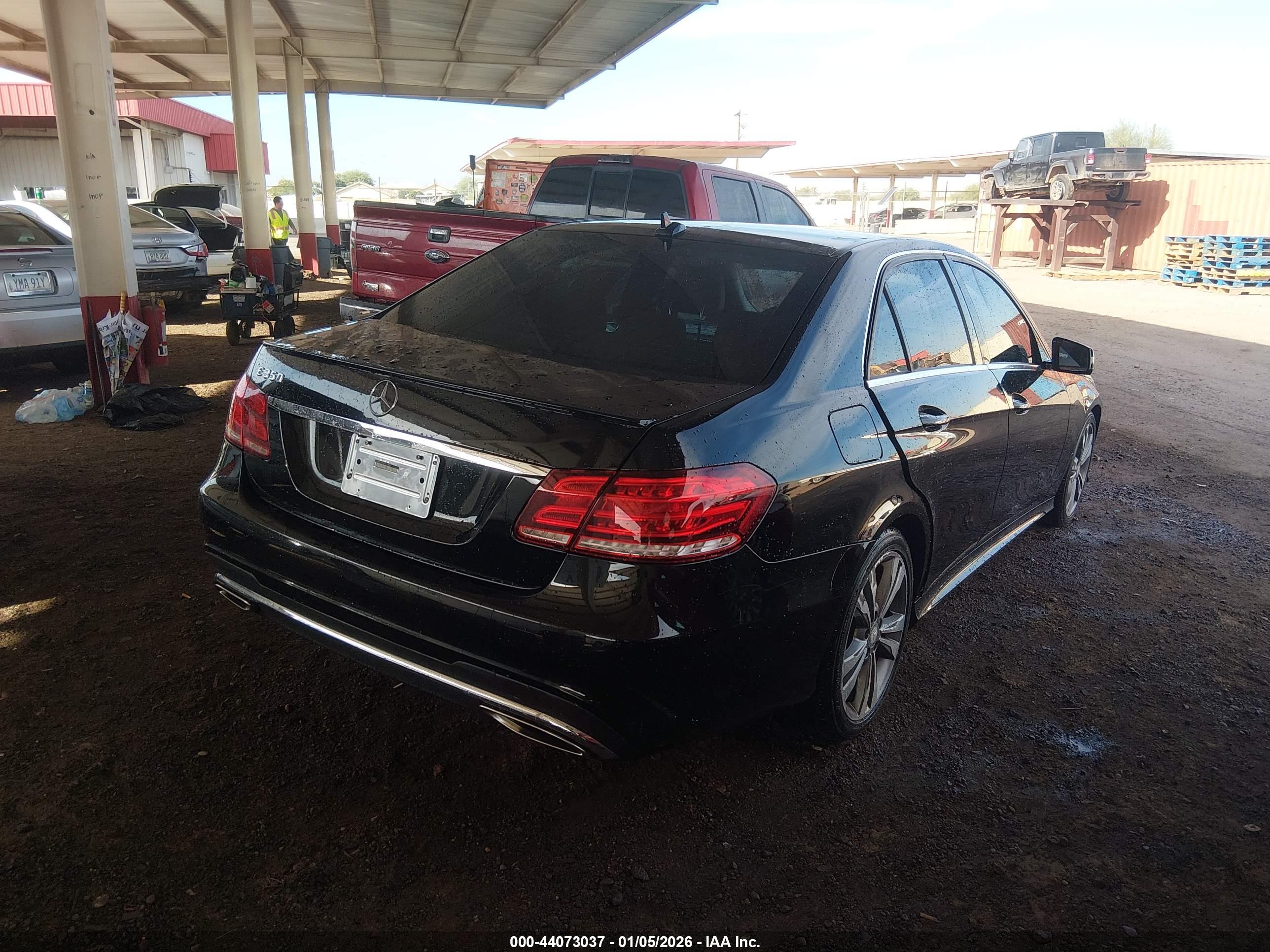 MERCEDES-BENZ E image 4