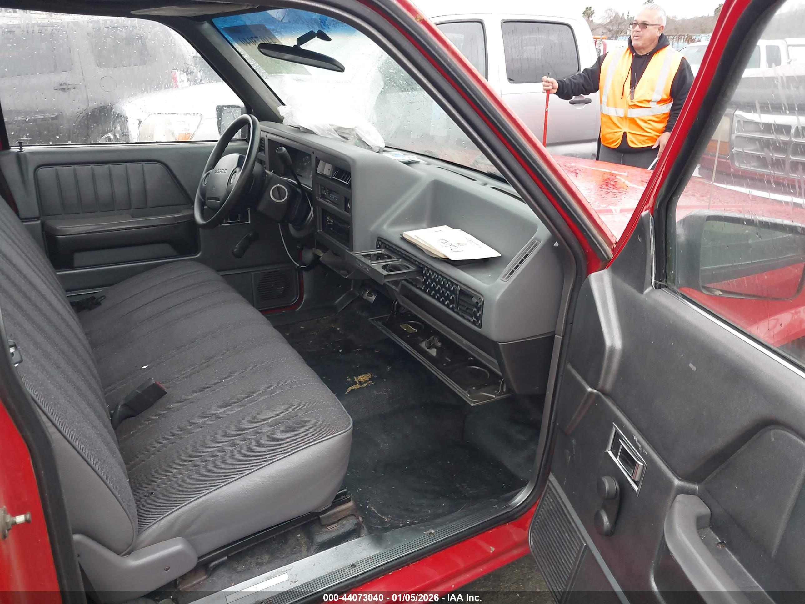 DODGE DAKOTA image 5