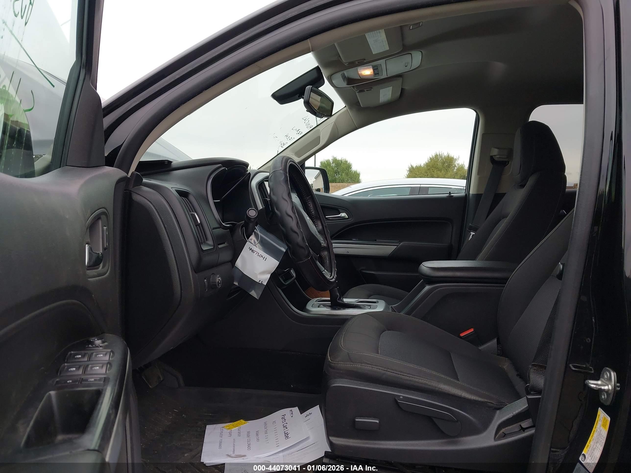 CHEVROLET COLORADO image 5