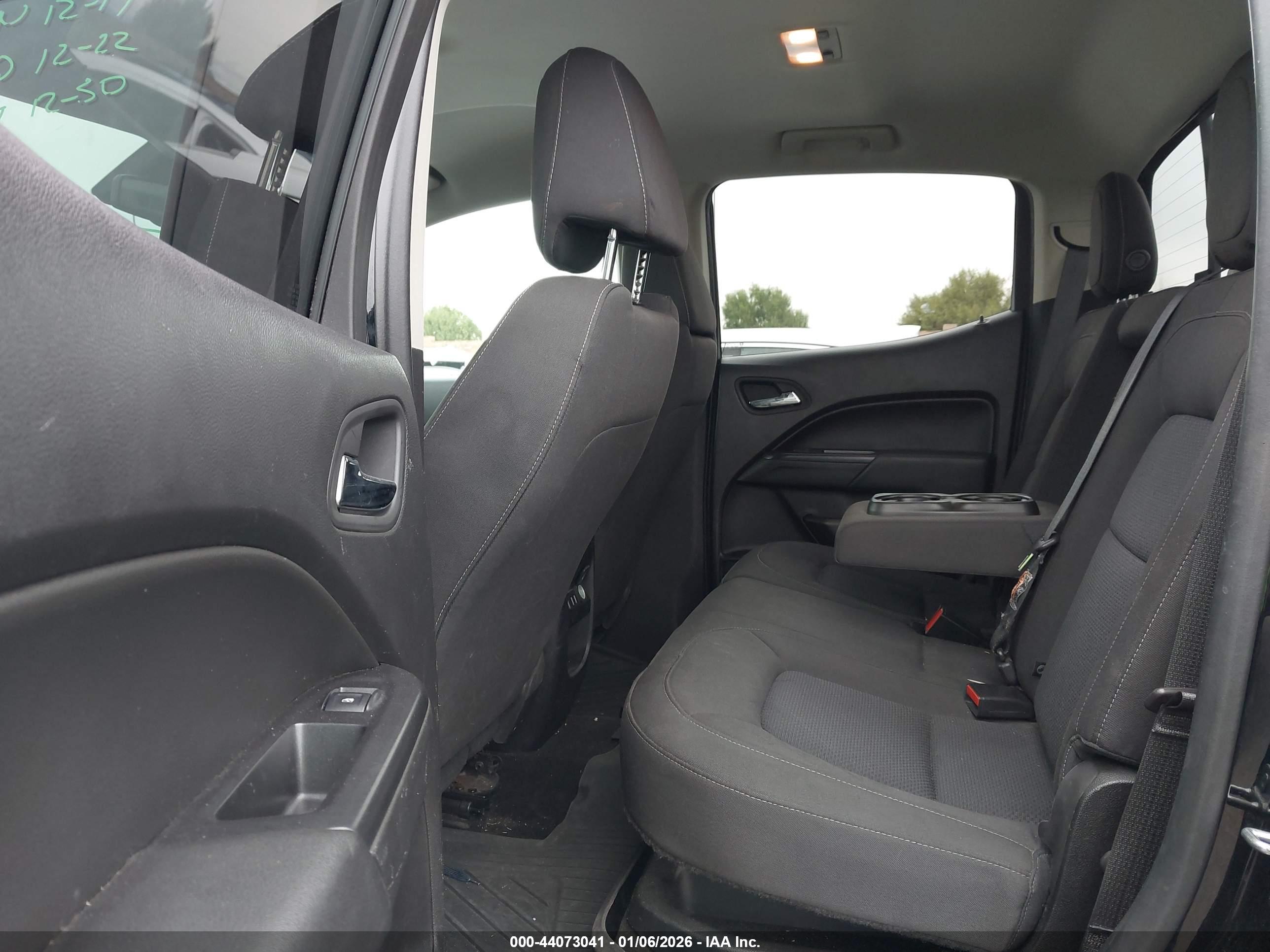 CHEVROLET COLORADO image 8
