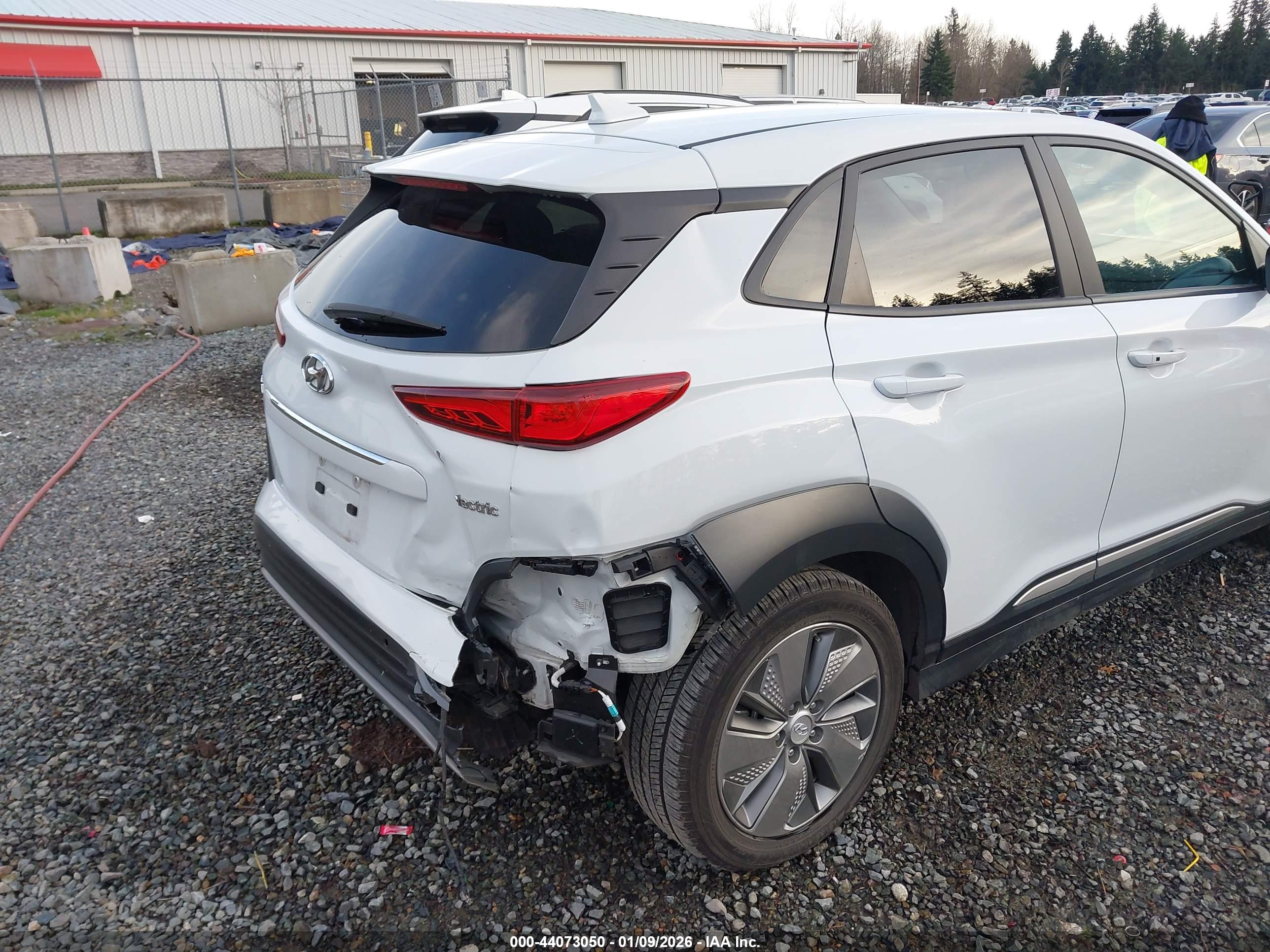 HYUNDAI KONA image 6