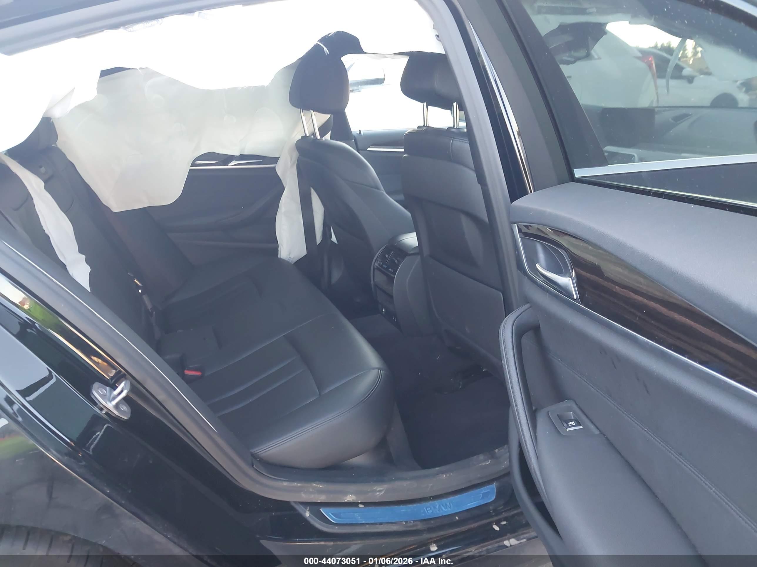 BMW 530E image 8