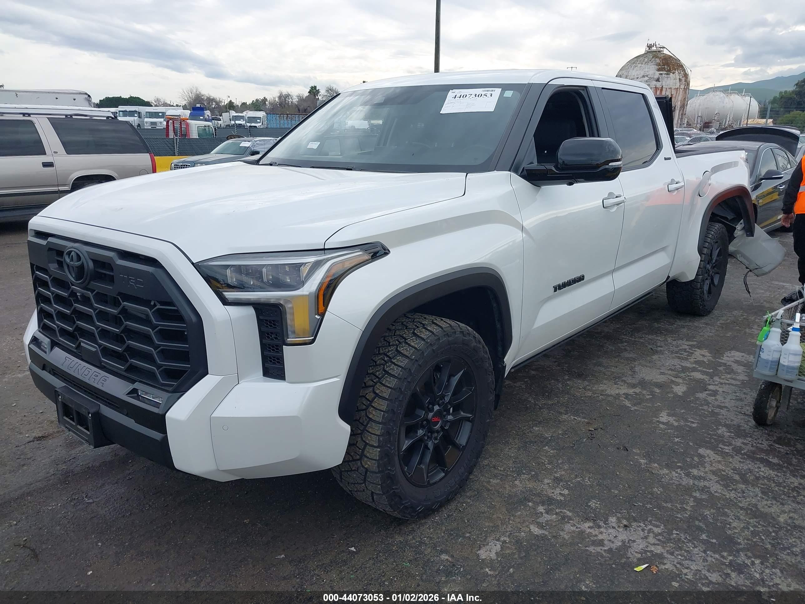 TOYOTA TUNDRA image 2