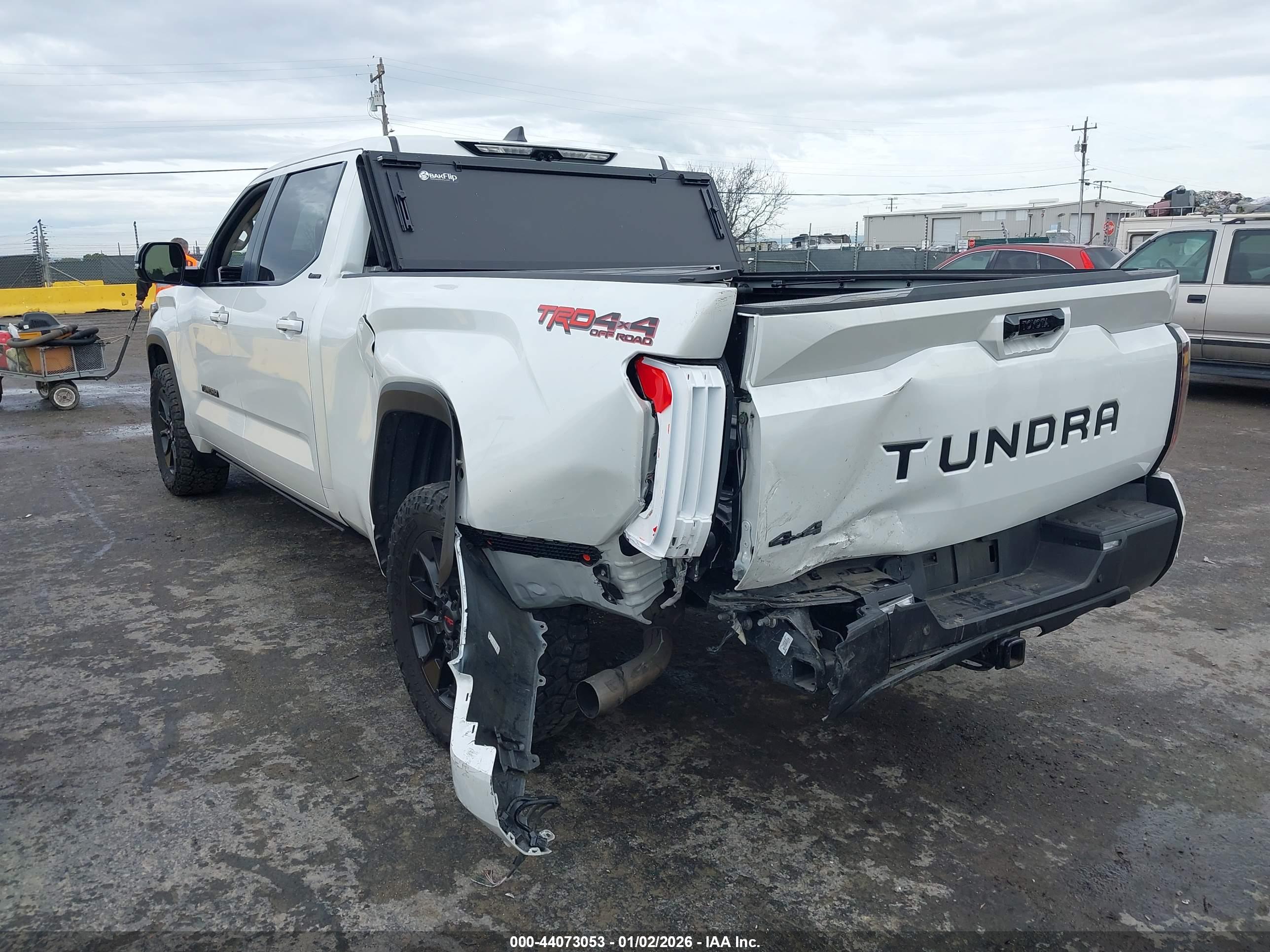 TOYOTA TUNDRA image 3