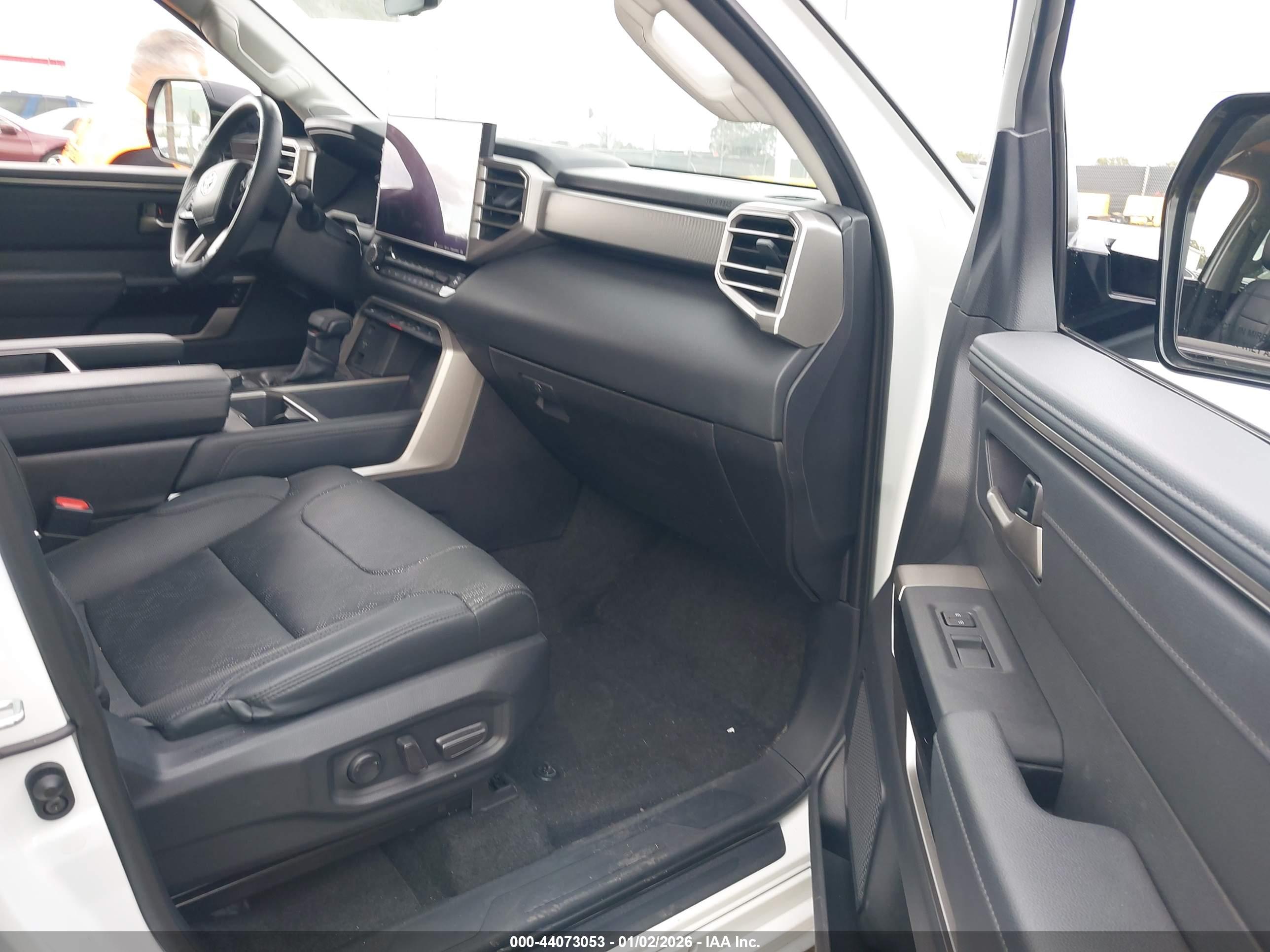 TOYOTA TUNDRA image 5