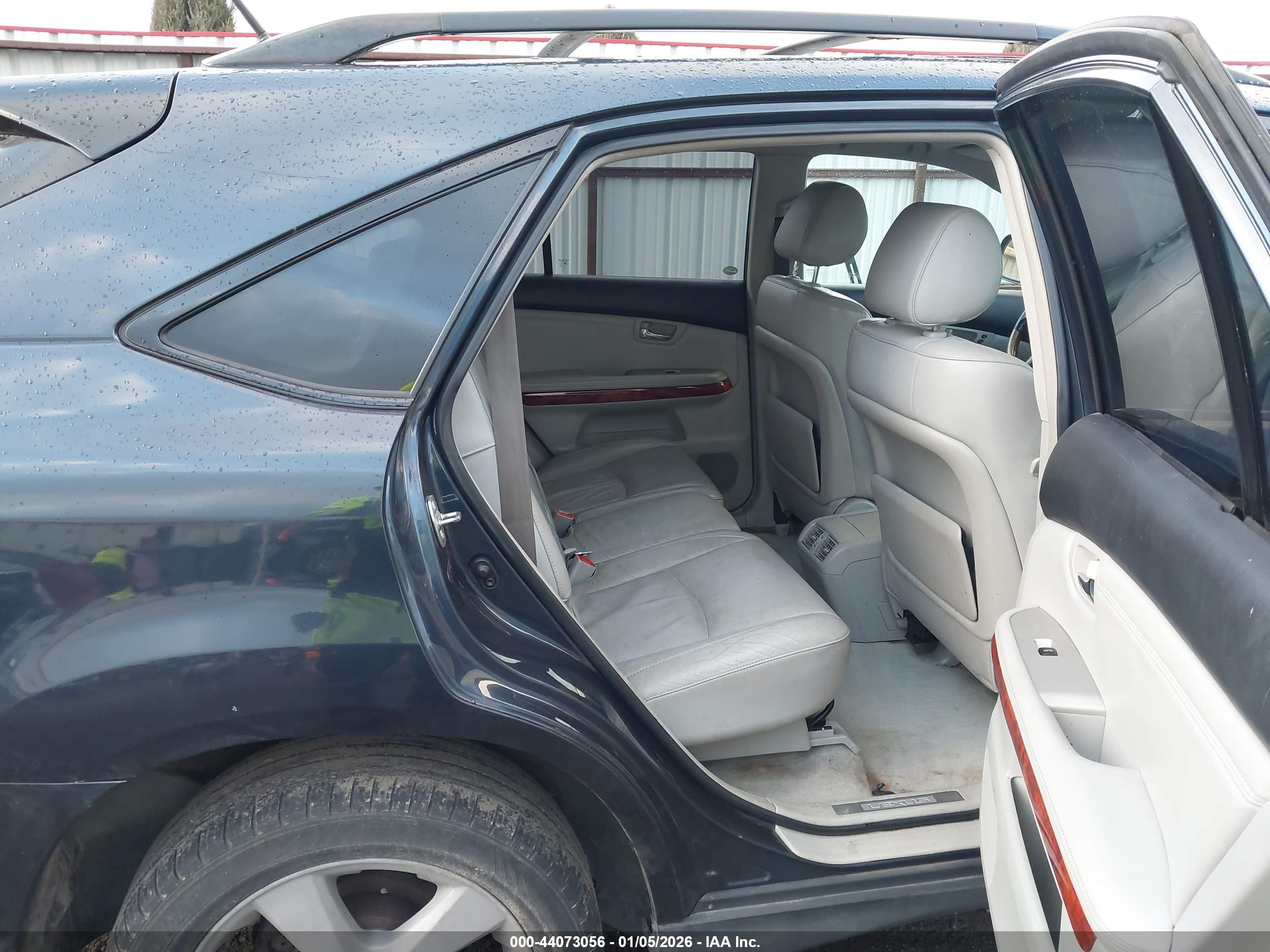 LEXUS RX image 8