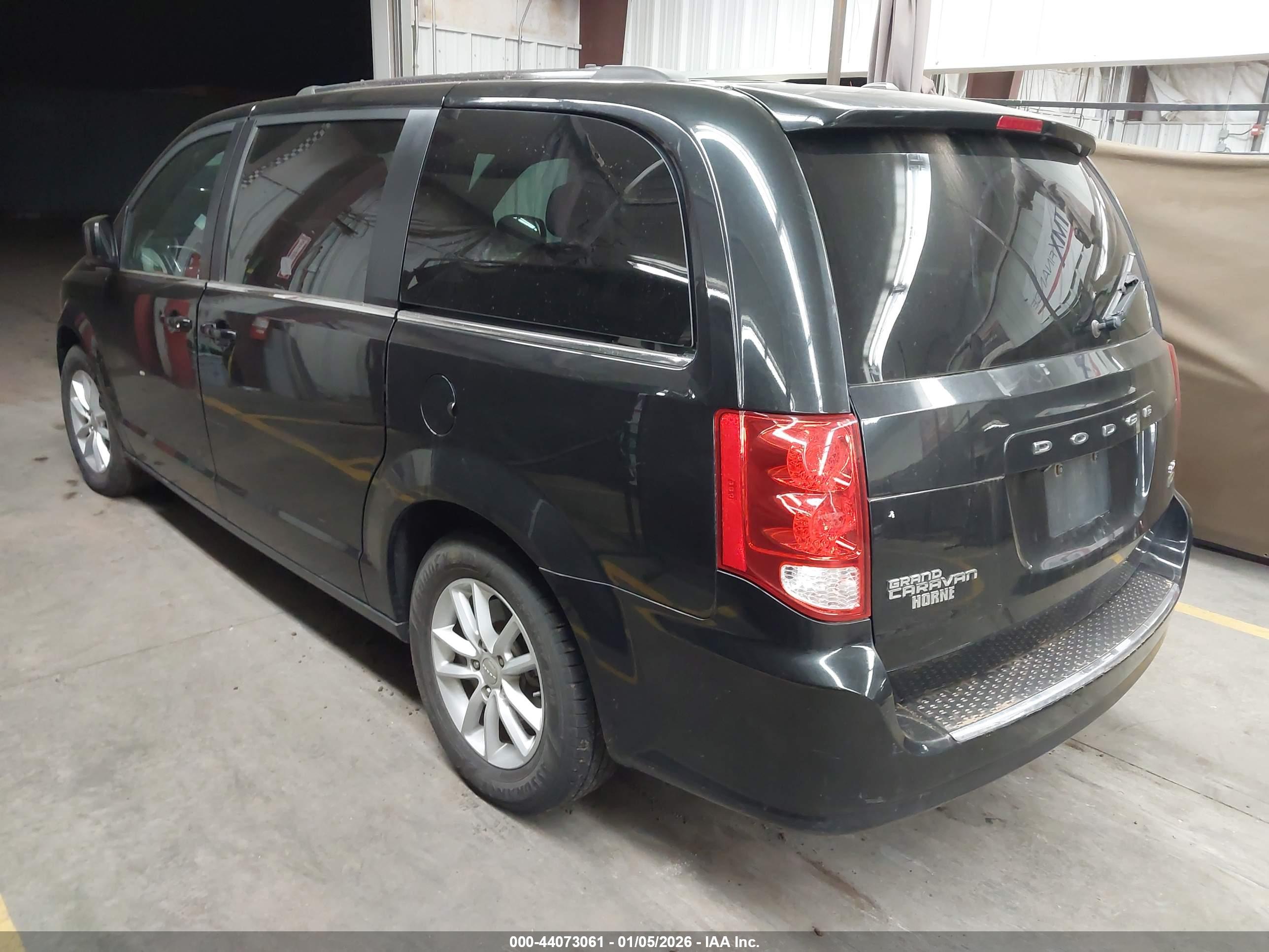DODGE GRAND image 3