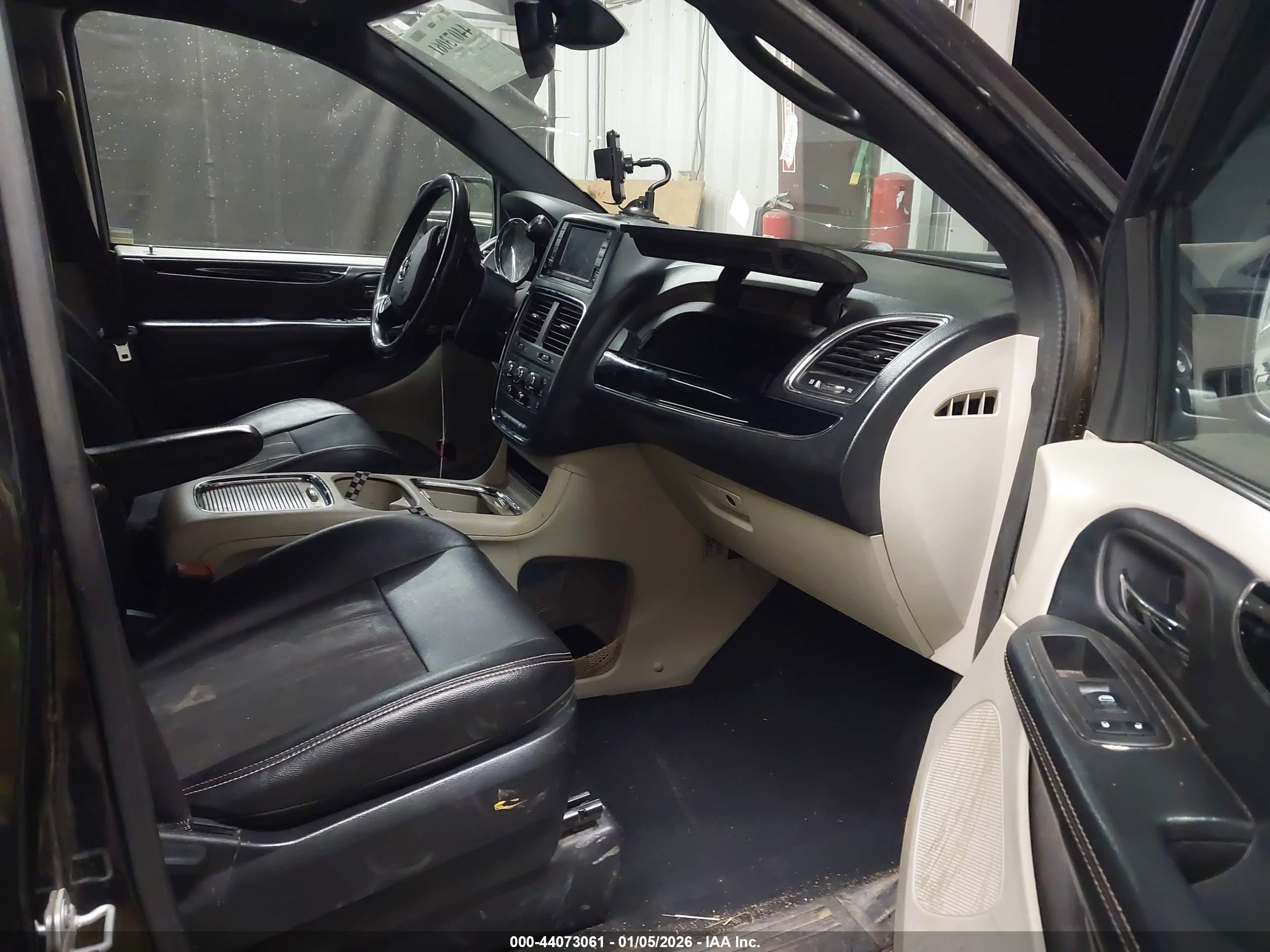 DODGE GRAND image 5