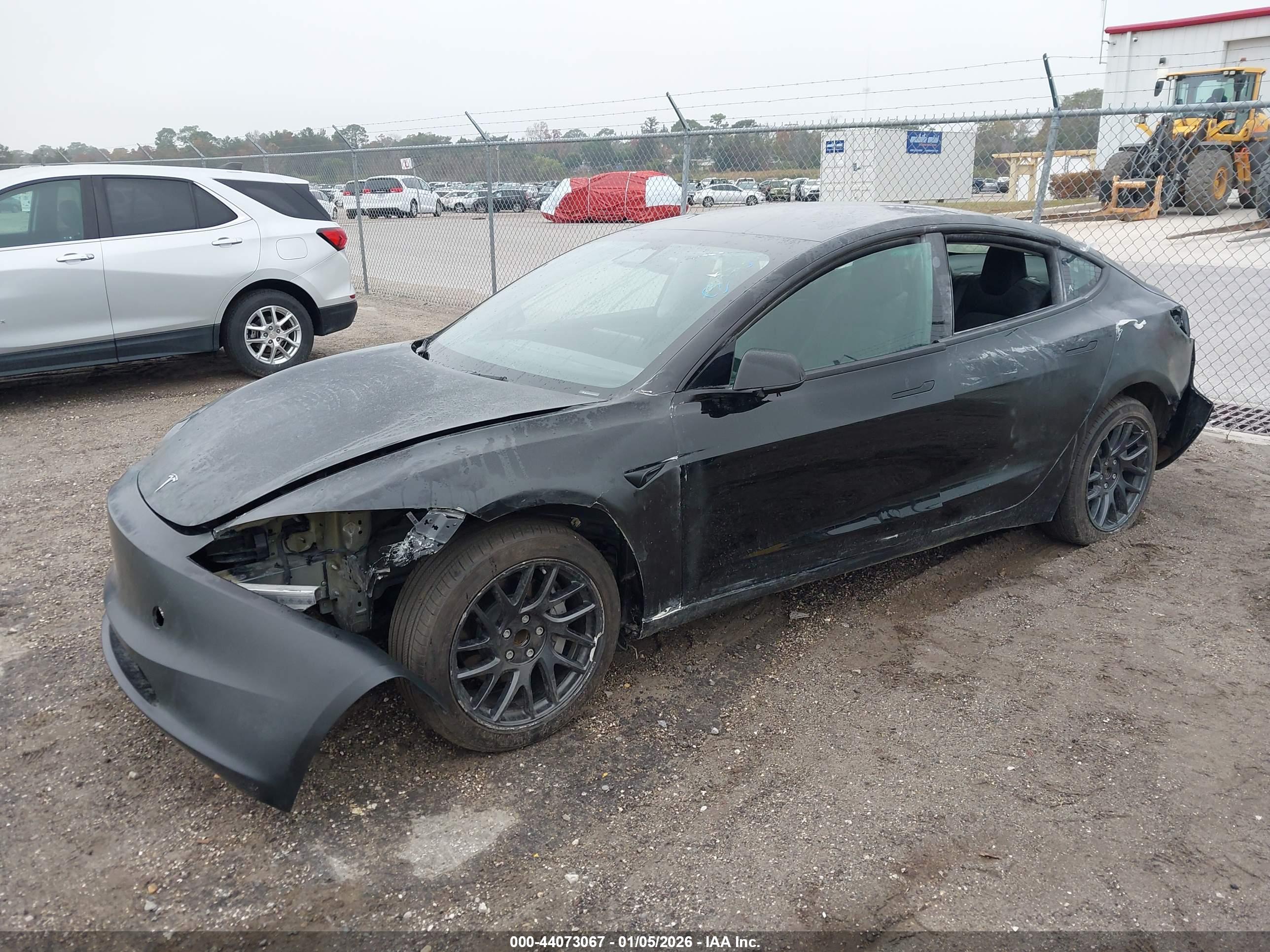TESLA MODEL image 2