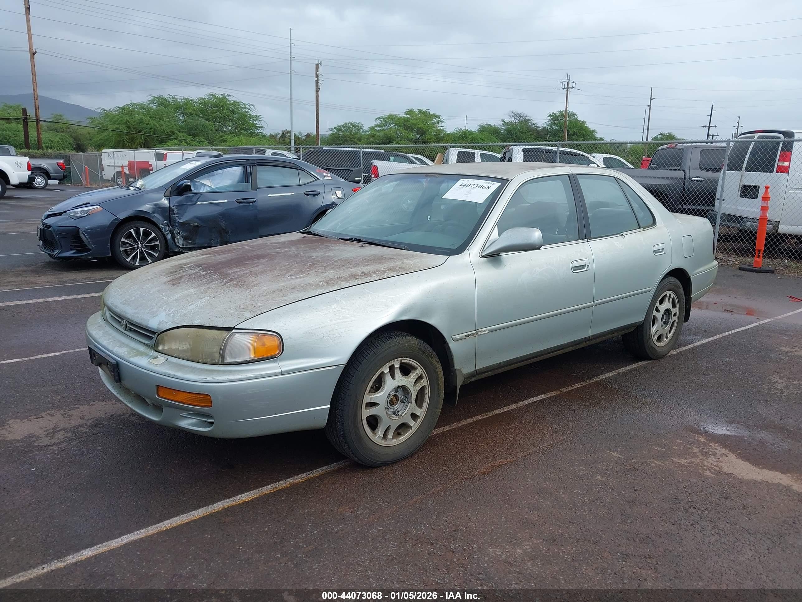 TOYOTA CAMRY image 2