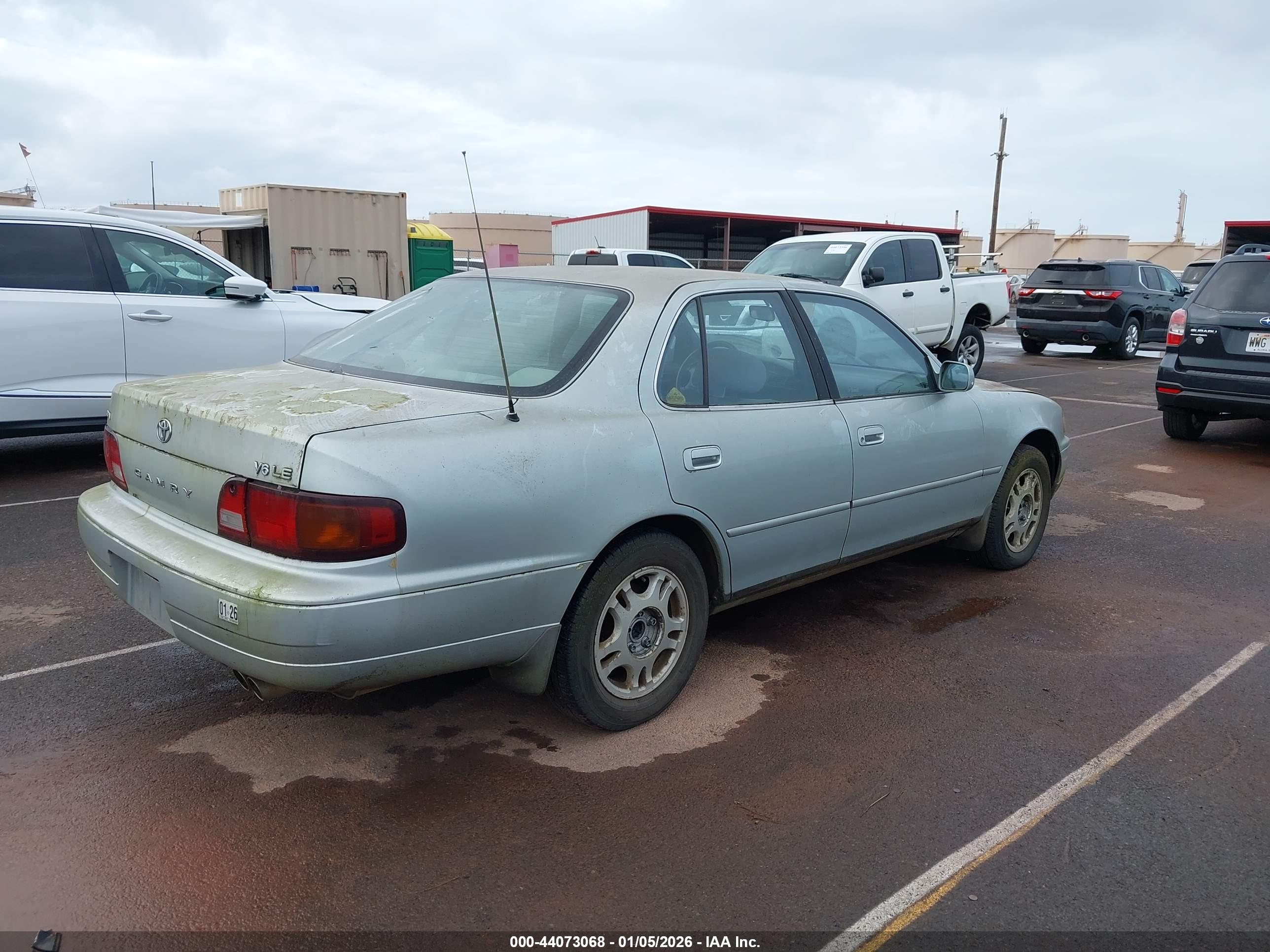 TOYOTA CAMRY image 4