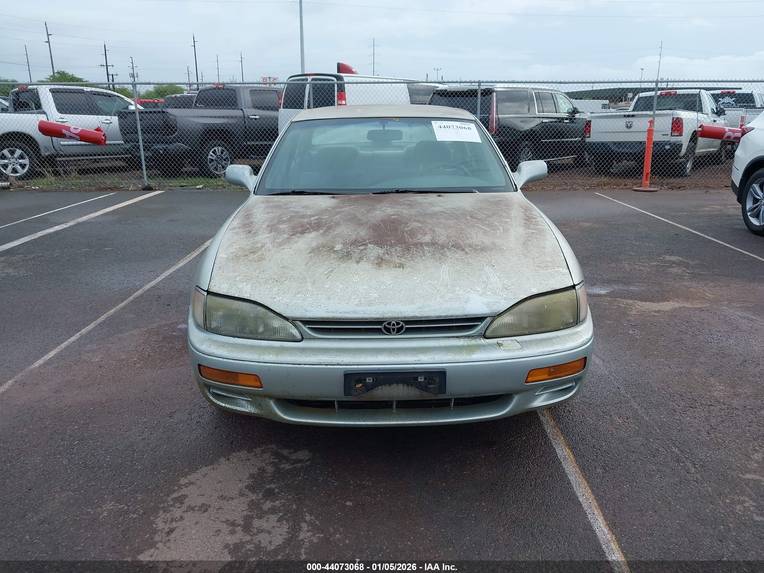 TOYOTA CAMRY image 6