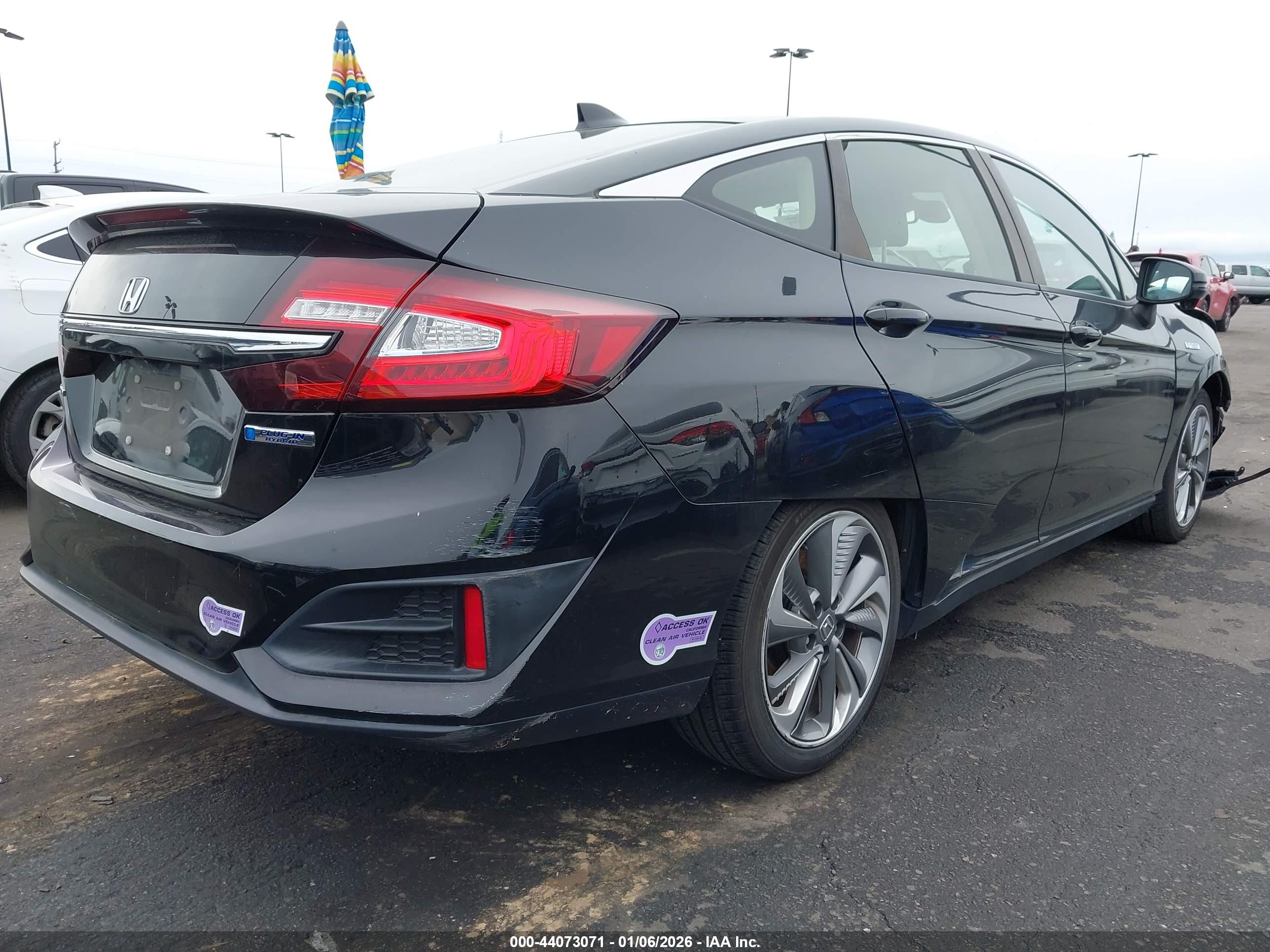 HONDA CLARITY image 4