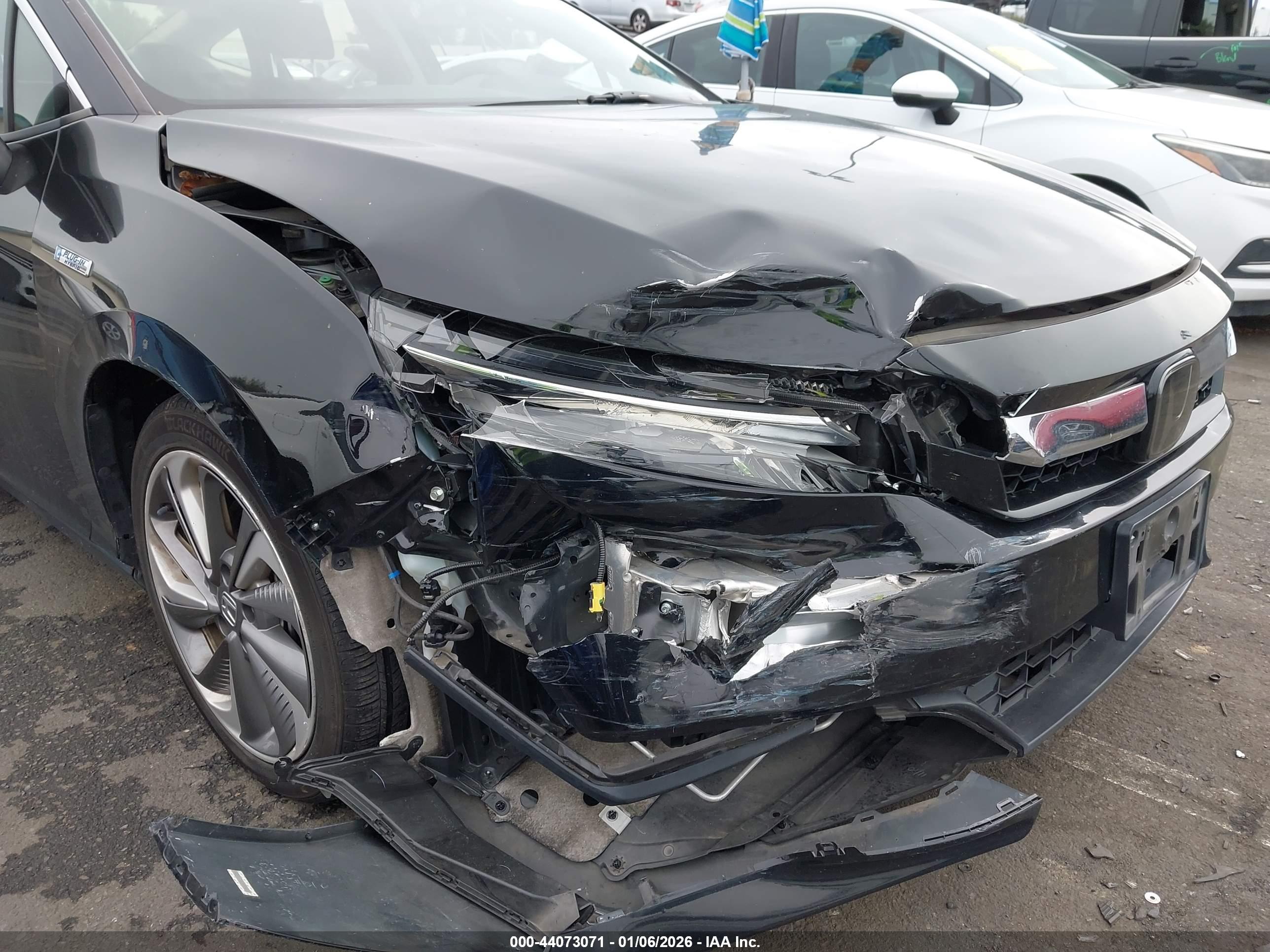 HONDA CLARITY image 6