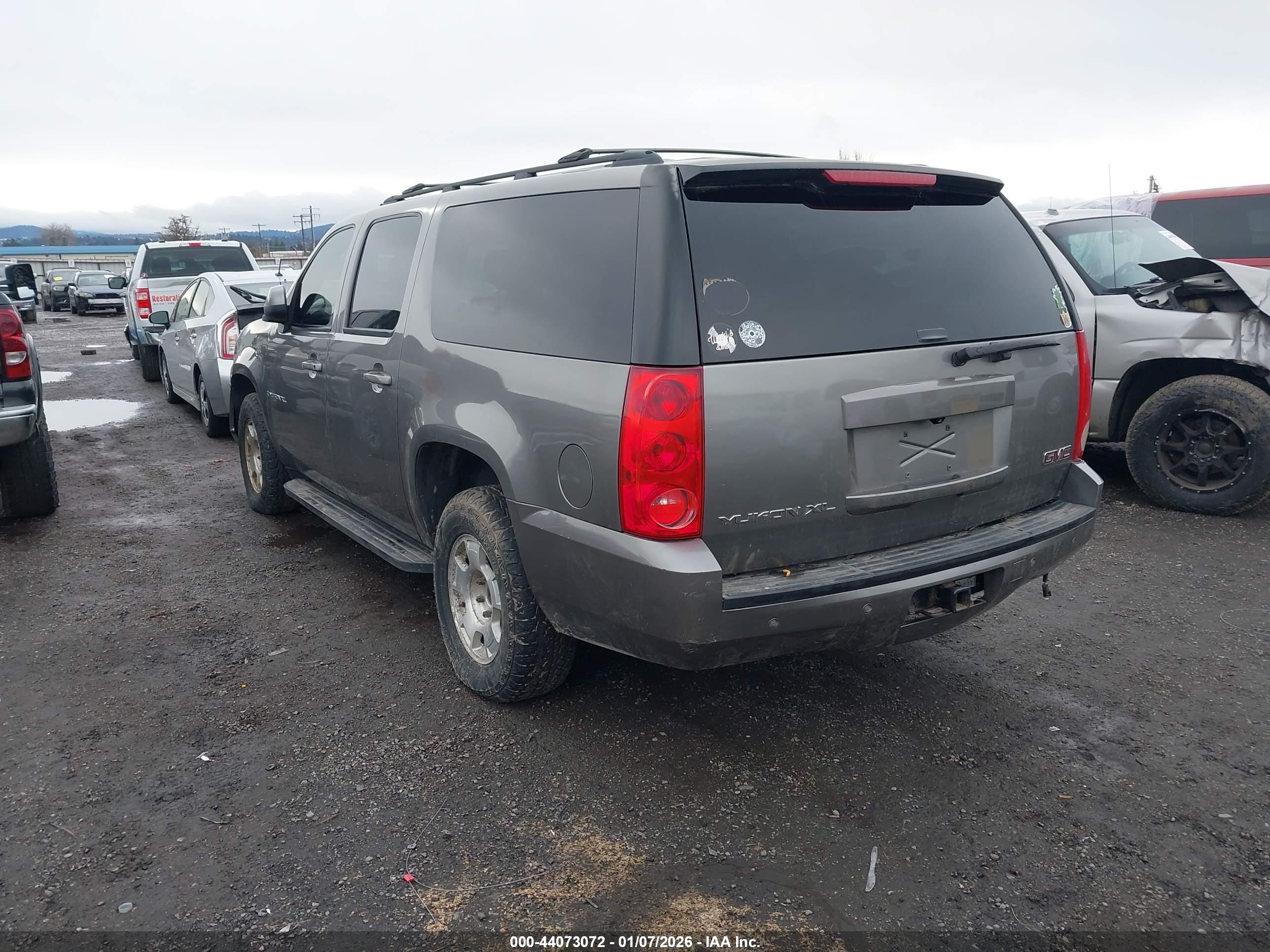GMC YUKON image 3