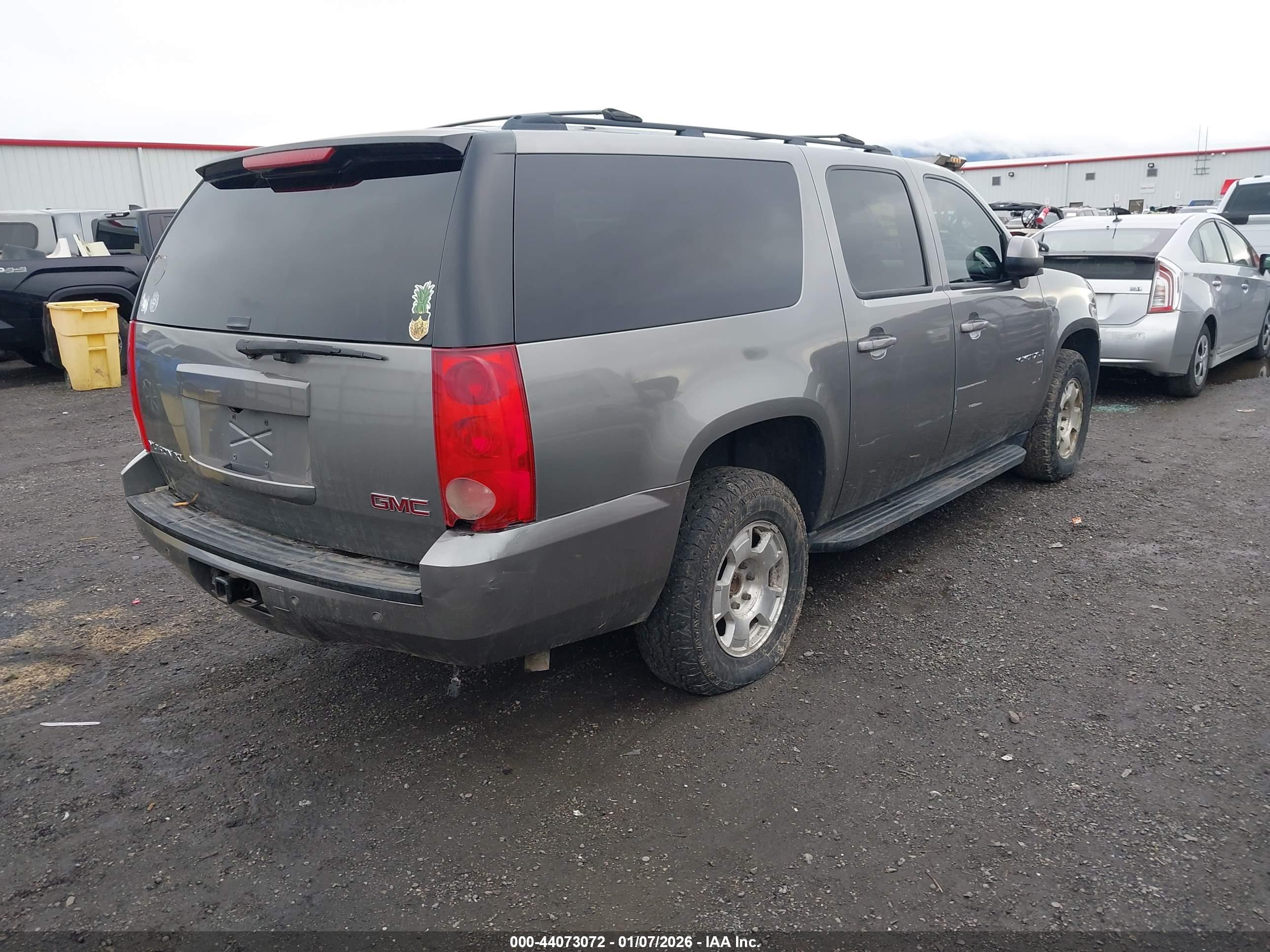 GMC YUKON image 4