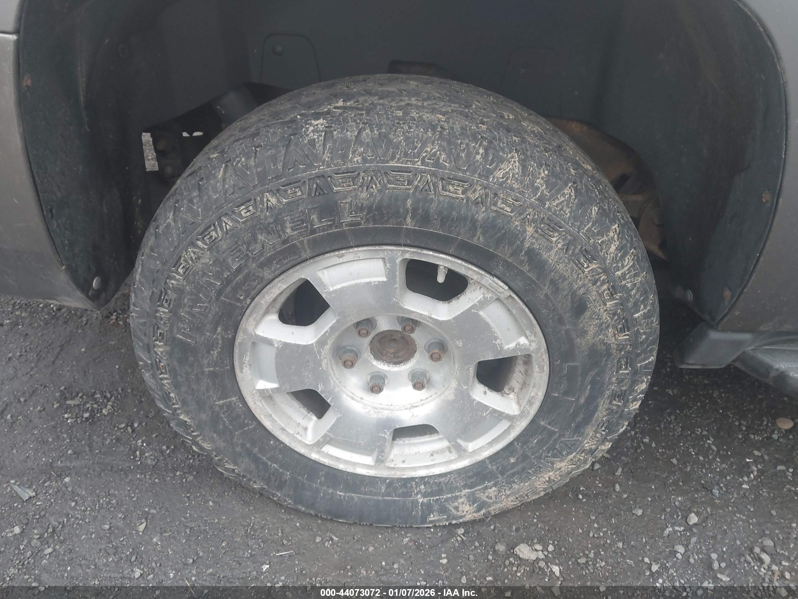 GMC YUKON image 6