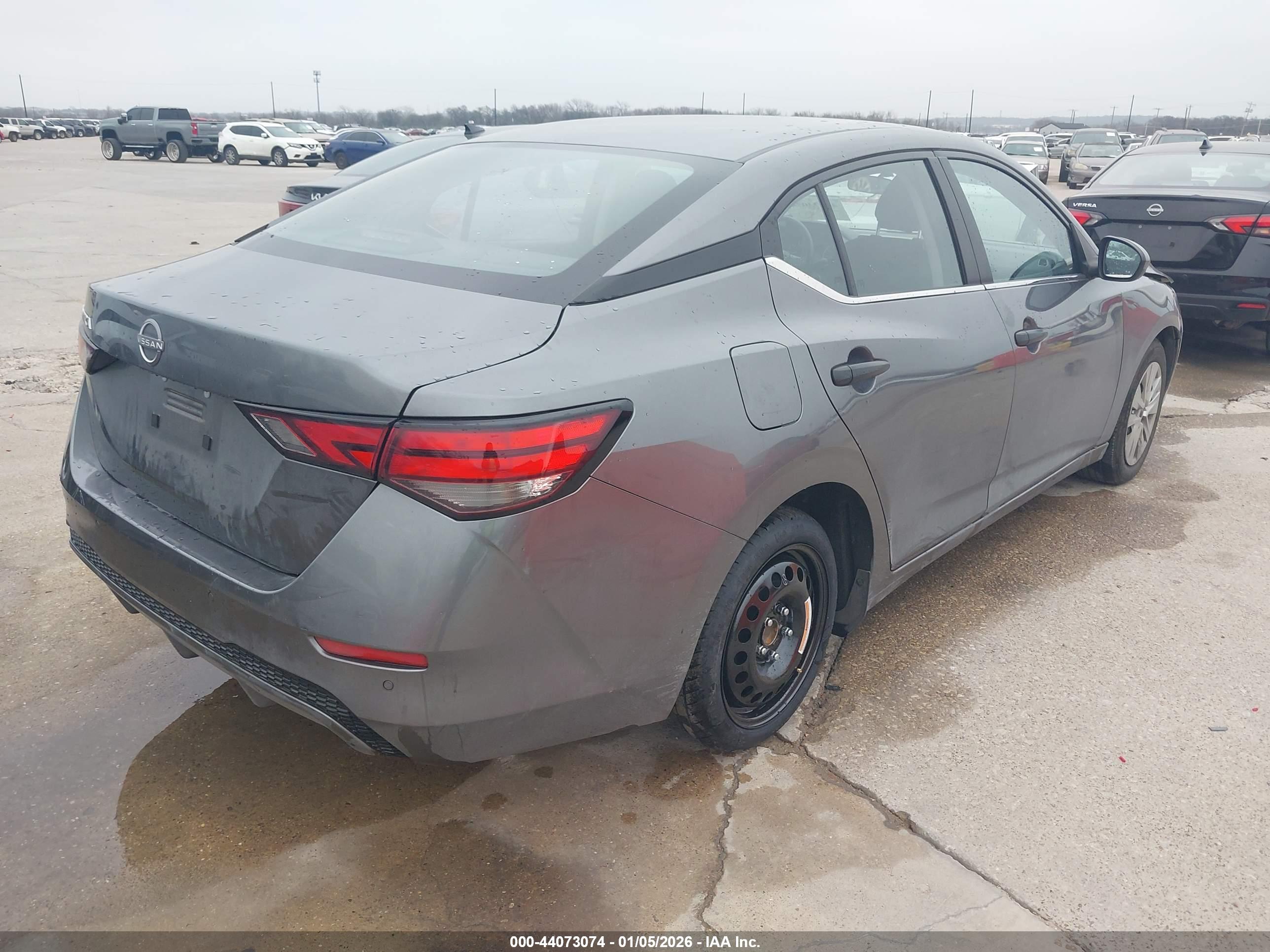 NISSAN SENTRA image 4