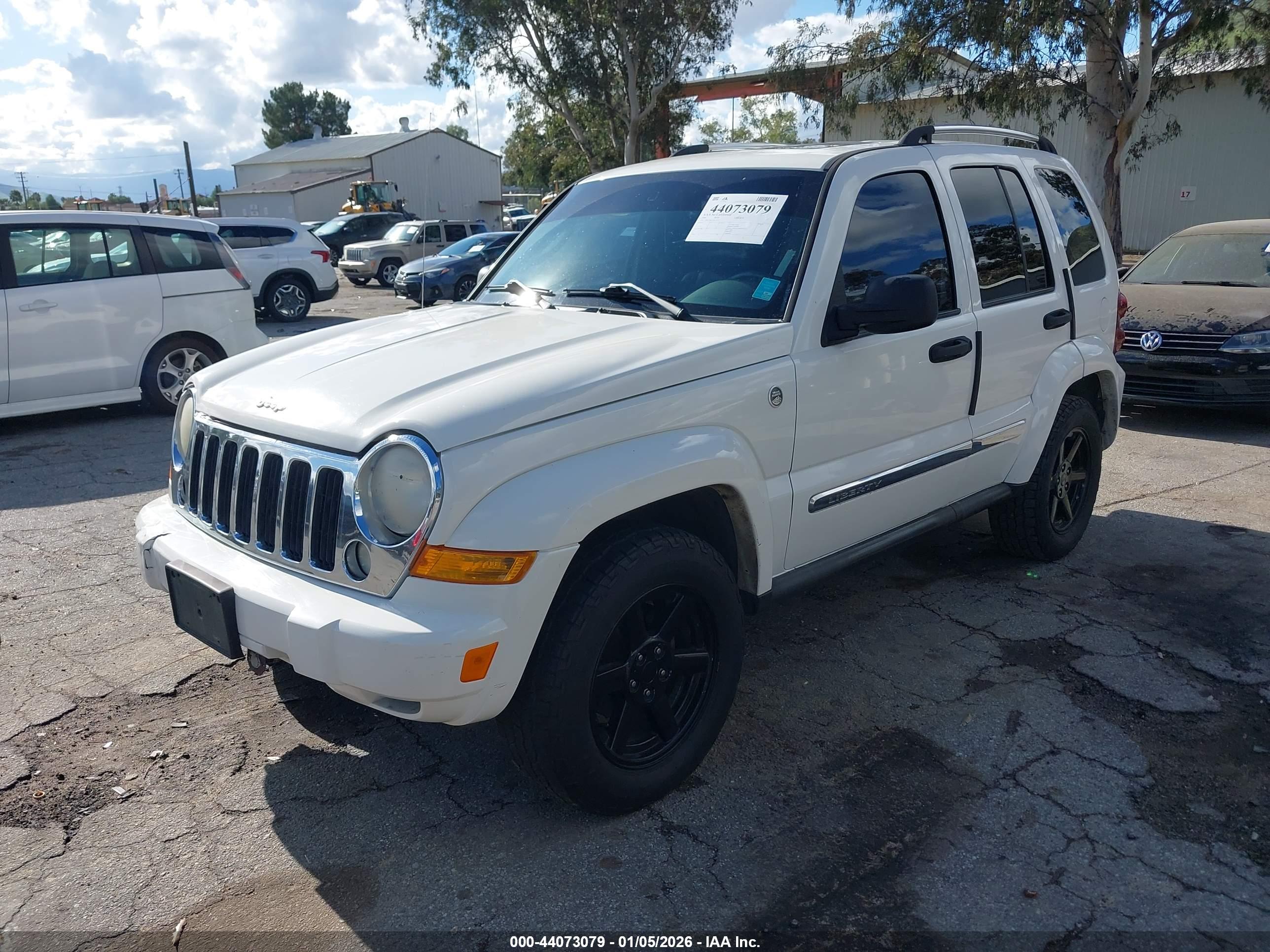 JEEP LIBERTY image 2