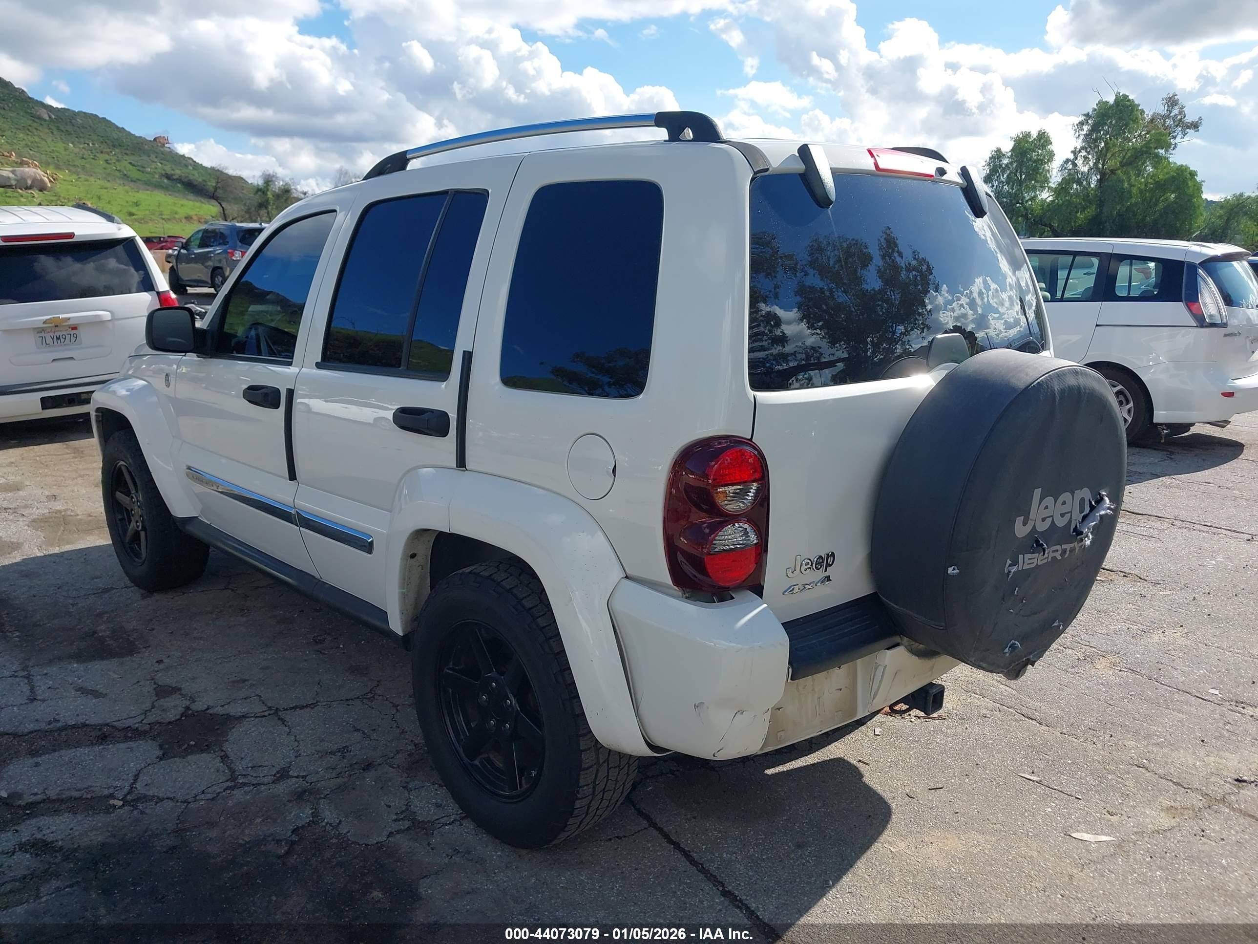 JEEP LIBERTY image 3