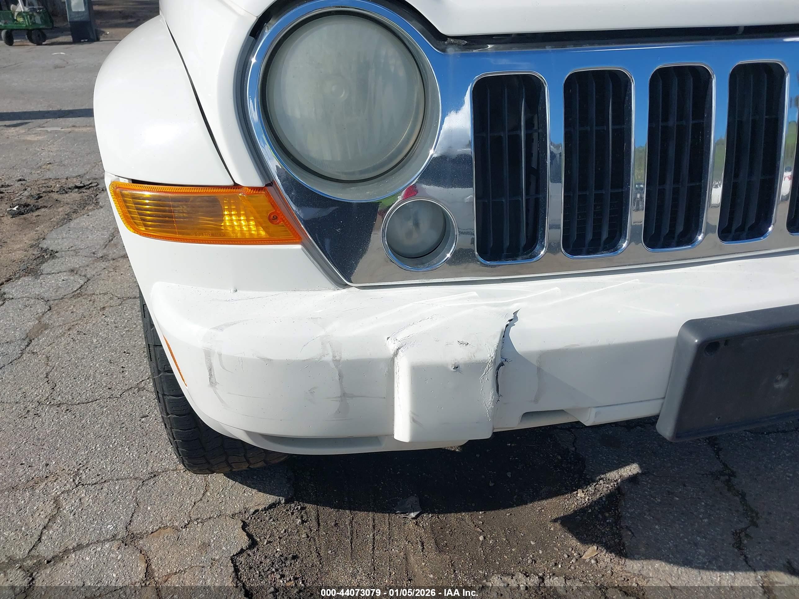 JEEP LIBERTY image 6