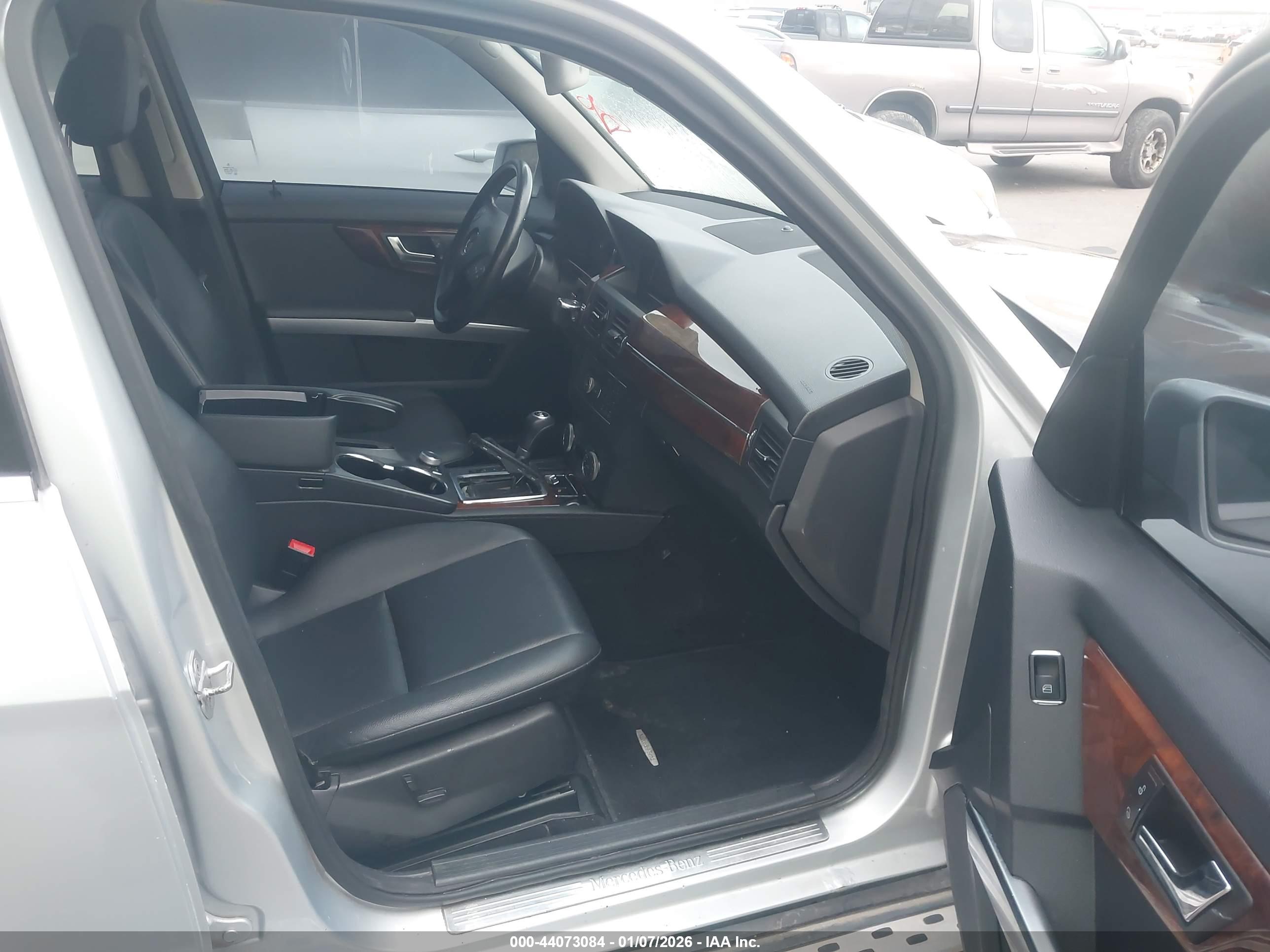 MERCEDES-BENZ GLK image 5