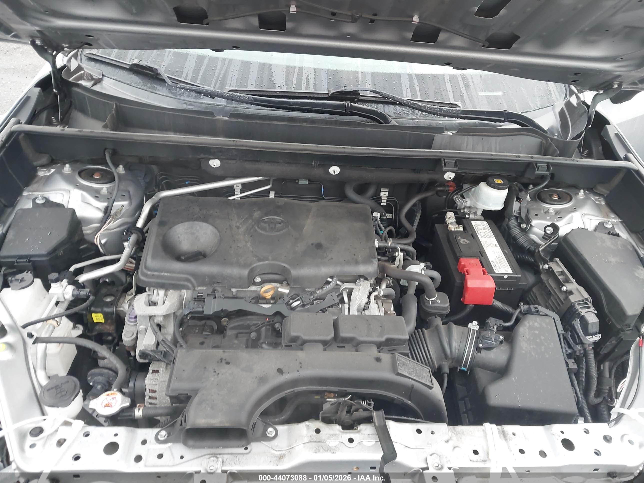 TOYOTA RAV4 image 10