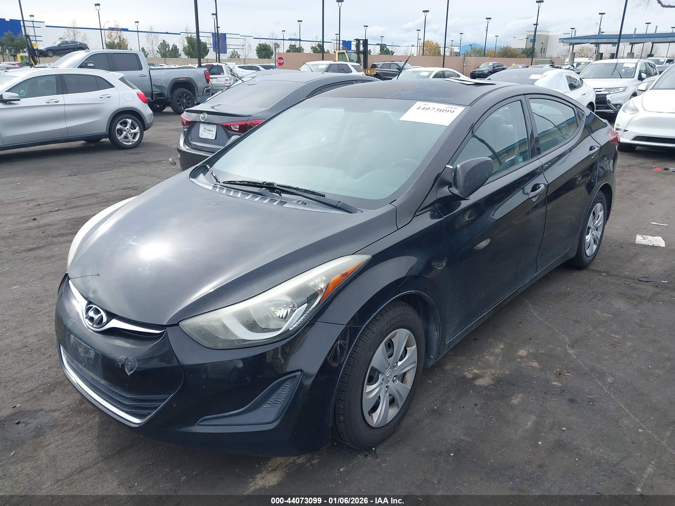 HYUNDAI ELANTRA image 2
