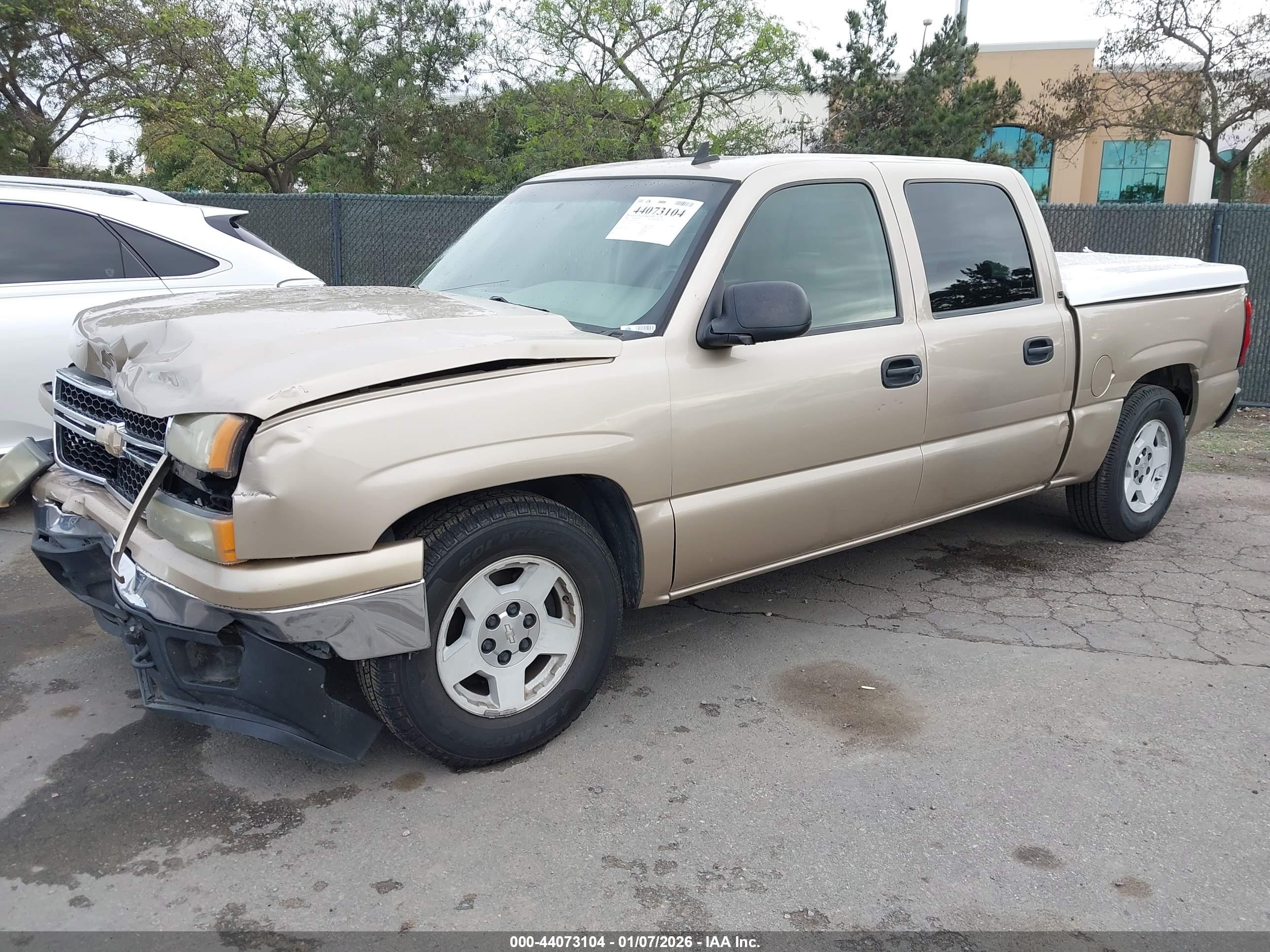 CHEVROLET SILVERADO image 2