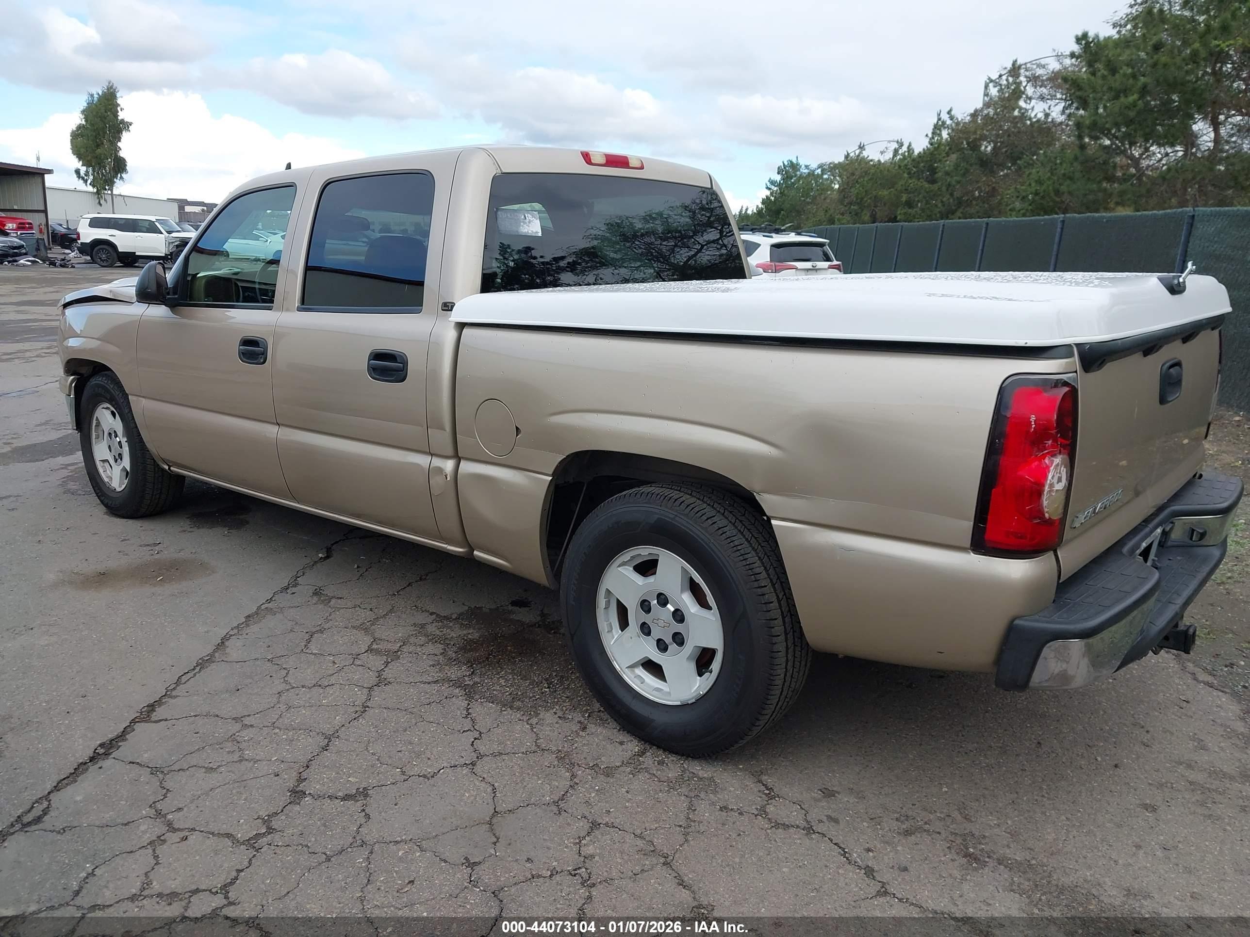CHEVROLET SILVERADO image 3