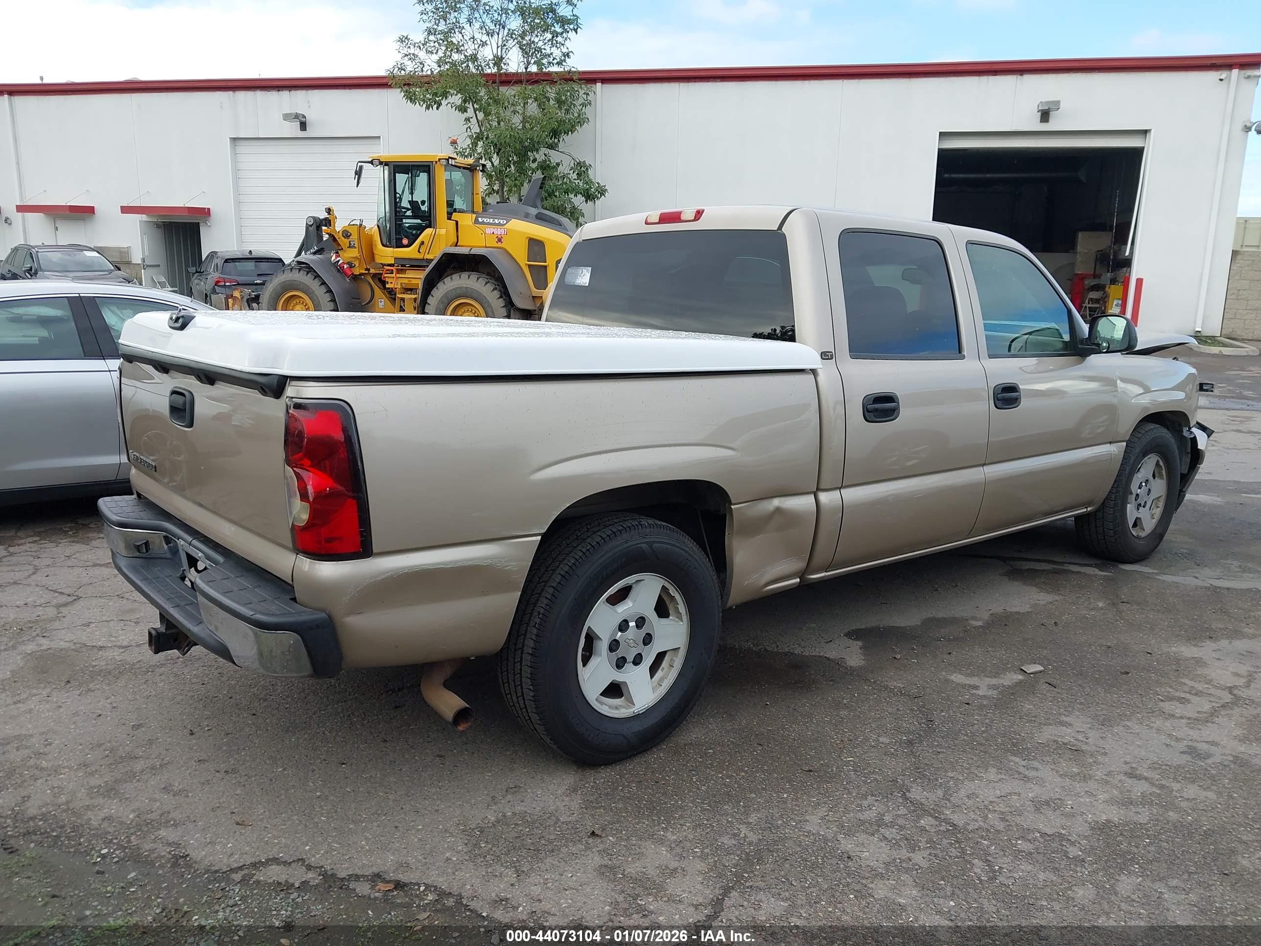 CHEVROLET SILVERADO image 4