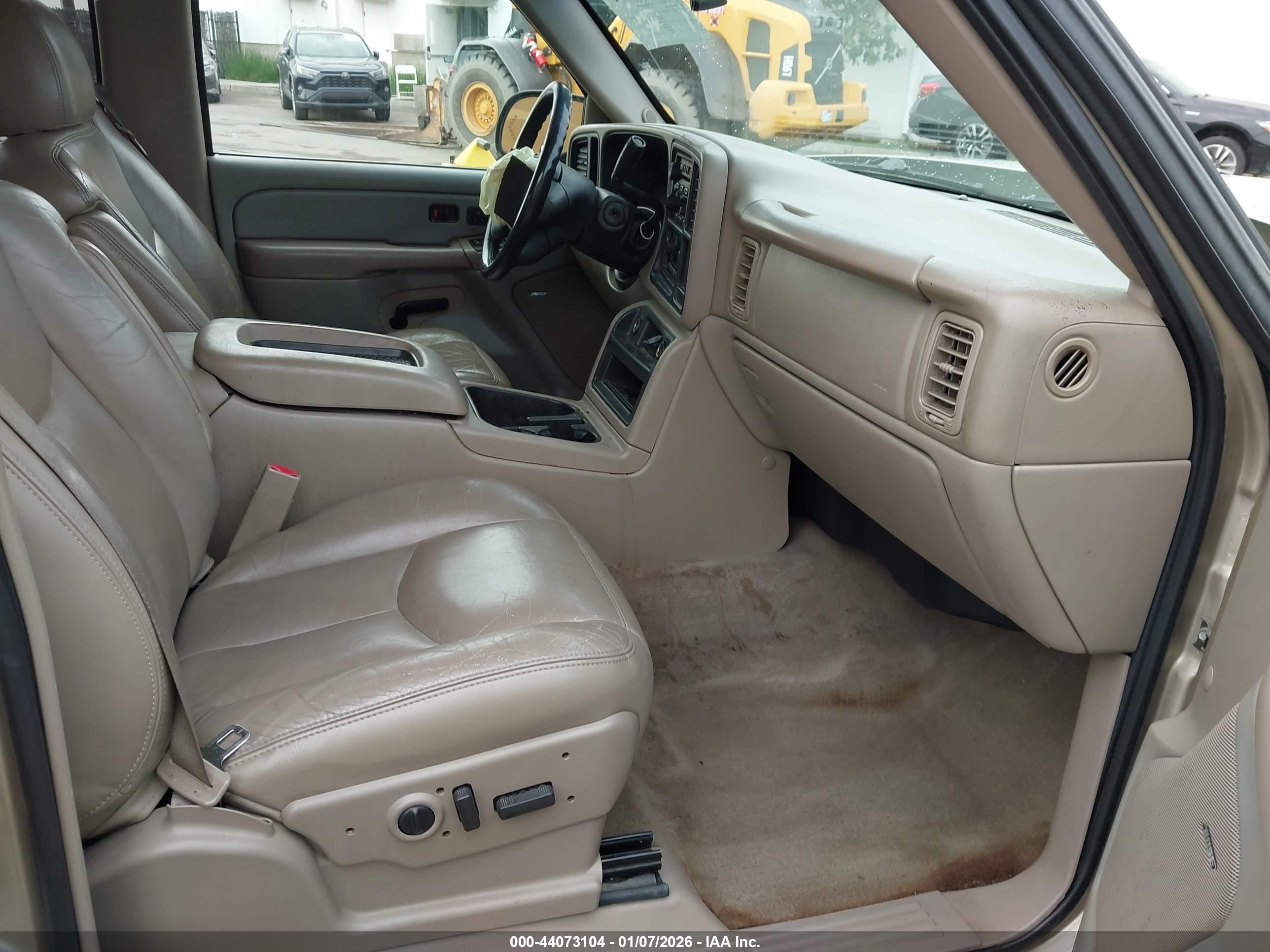 CHEVROLET SILVERADO image 5
