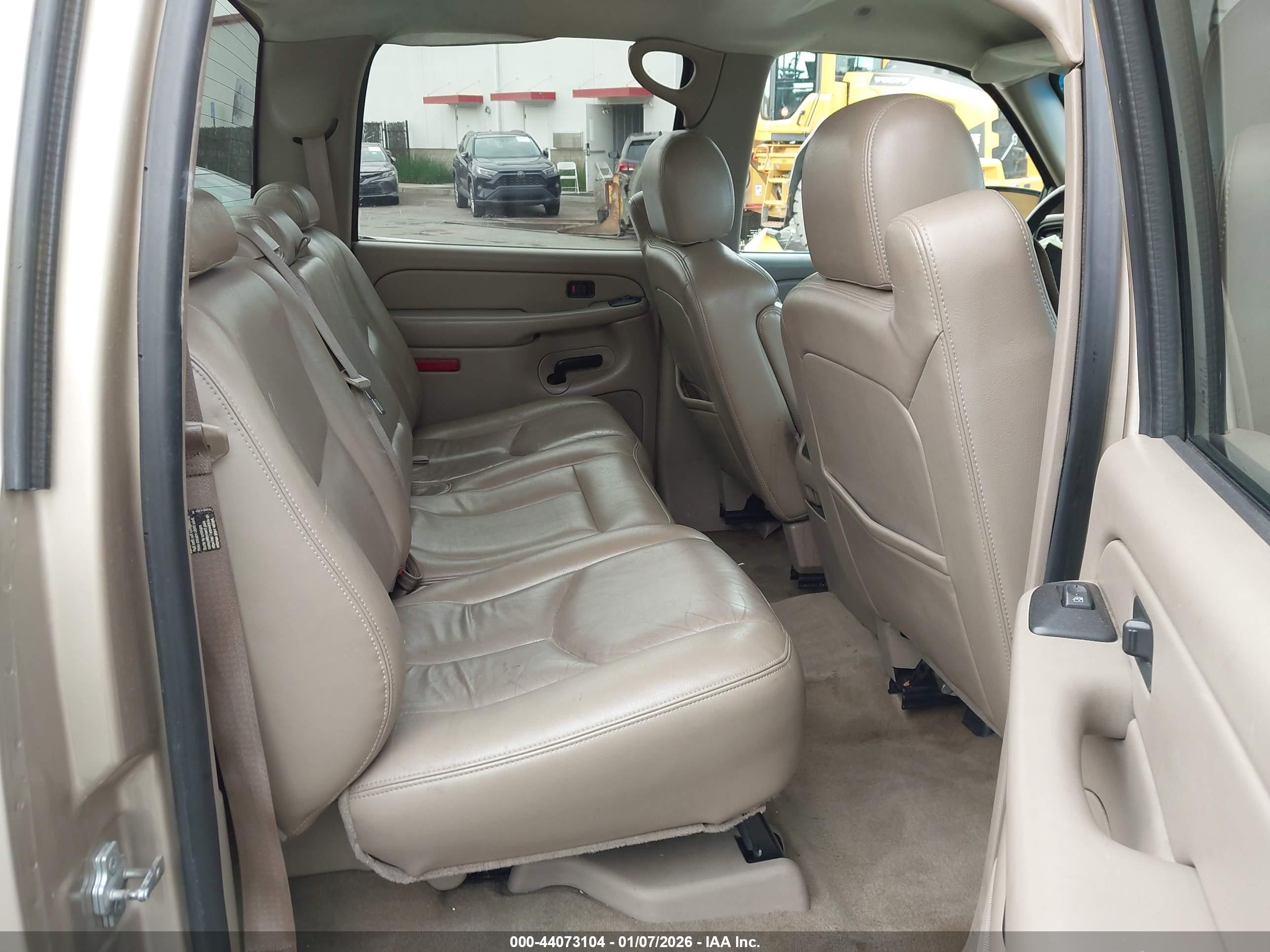 CHEVROLET SILVERADO image 8
